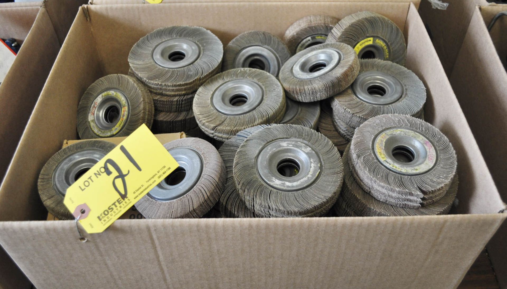 LOT OF ASSORTED BUFFING WHEELS