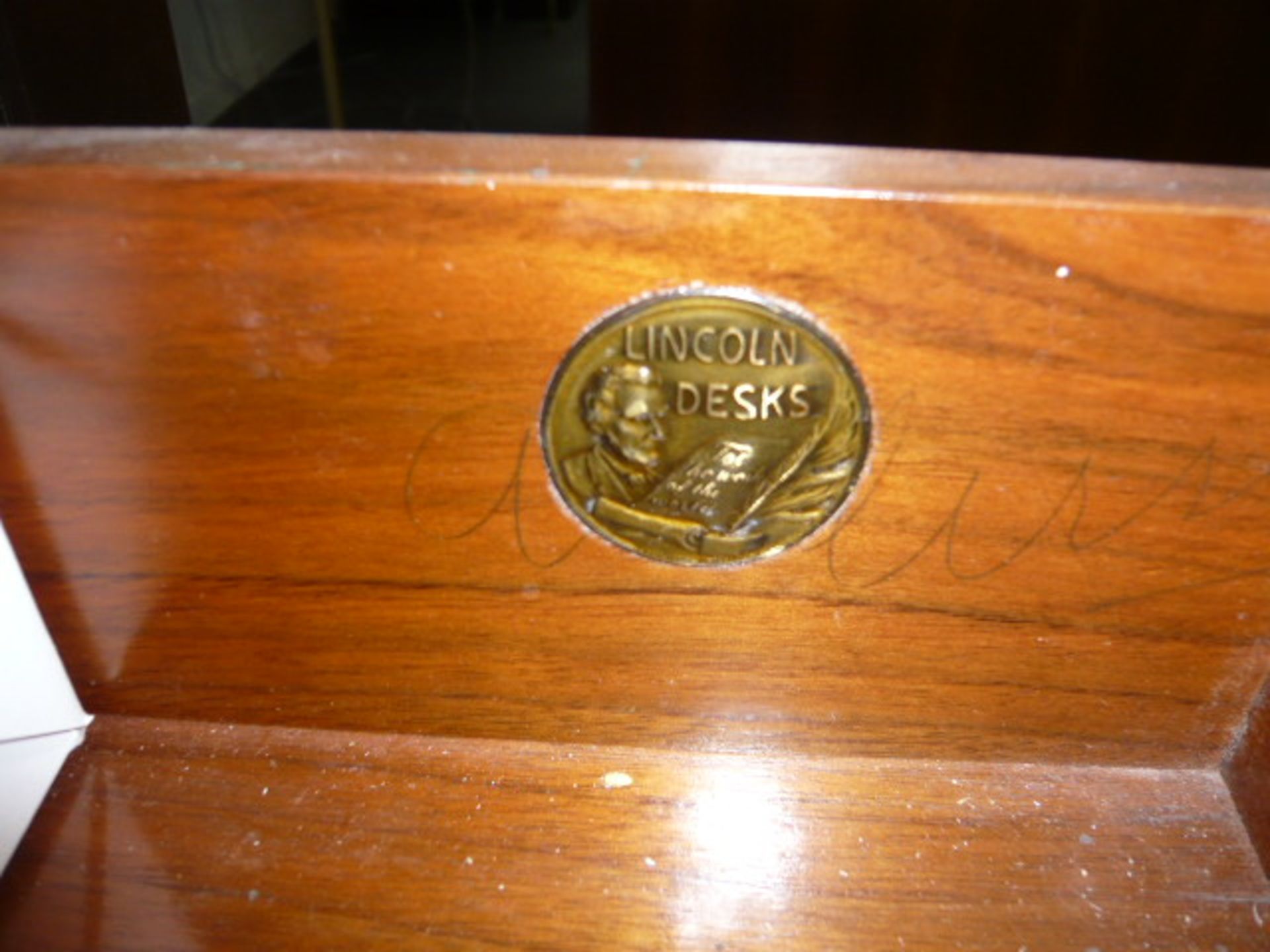 WOOD LINCOLN DESK WITH GLASS PROTECTIVE TOP - Image 3 of 3