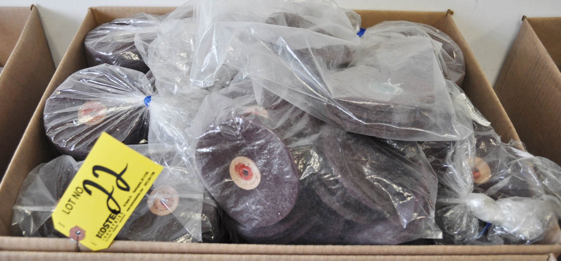 LOT OF ASSORTED BUFFING WHEELS