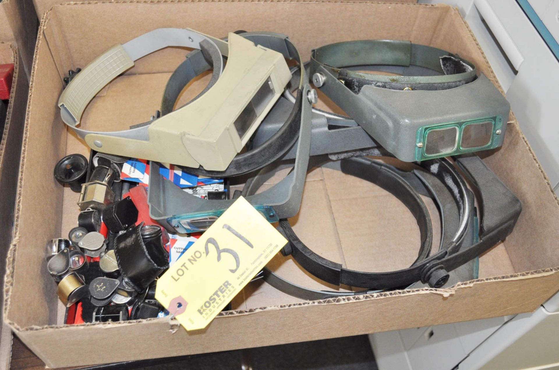 LOT OF LOOPS & MAGNIFIER GLASSES