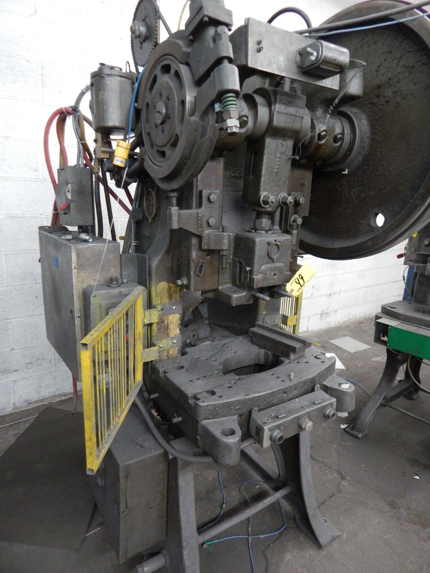 V&O MDL. 25S 25 TON CAPACITY OBI FLYWHEEL TYPE AIR CLUTCH PUNCH PRESS, S/N: 25S-338 (AS IS) - Image 2 of 2