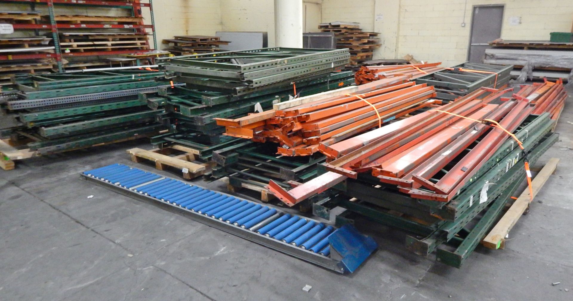 LARGE QUANTITY OF PALLET RACKING, APPROXIMATELY [50] UPRIGHTS & [100] CROSS NUMBERS - Image 3 of 3