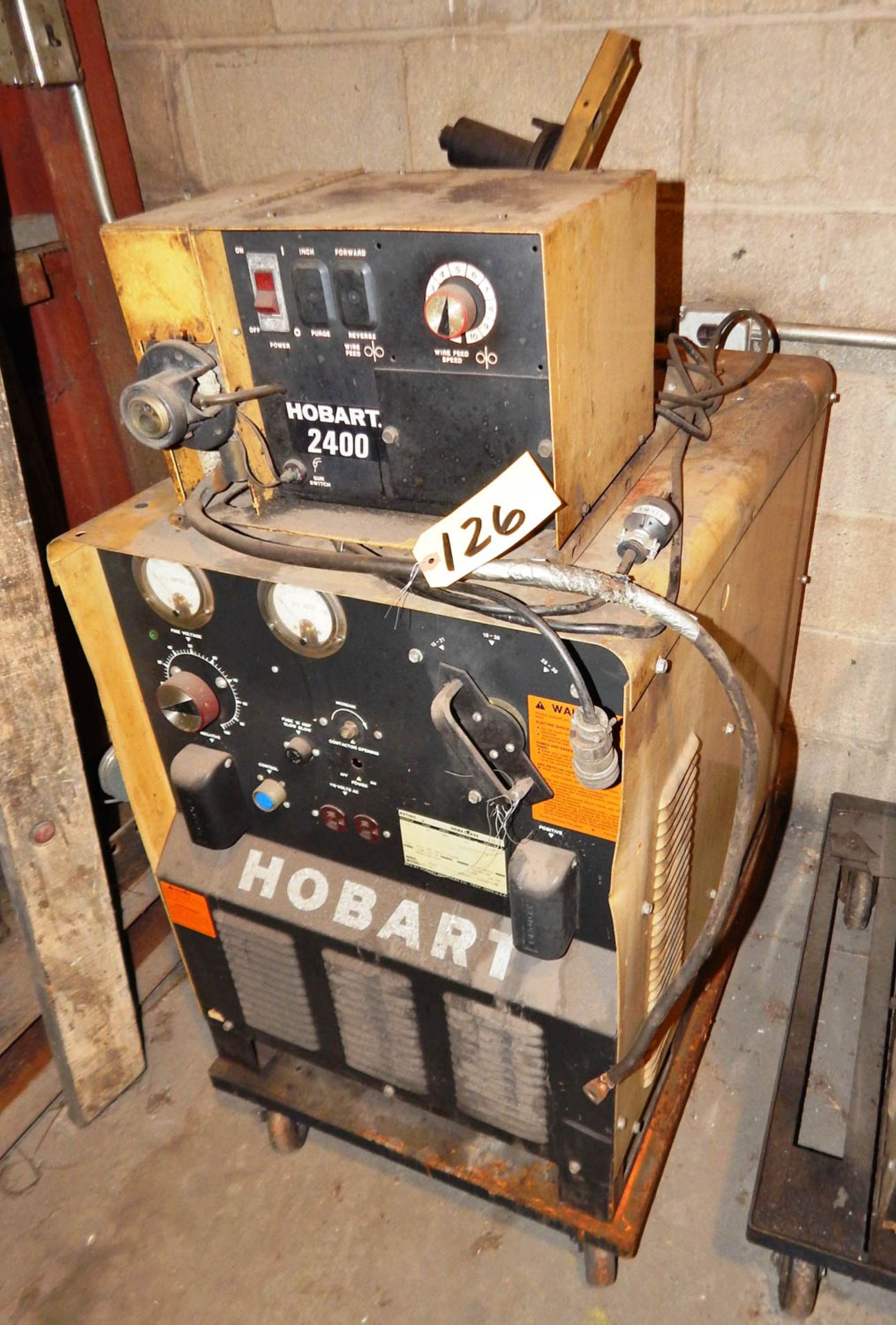 HOBART RC-301 AC/DC POWER SOURCE WITH HOBART 2400 WIRE FEEDER S/N: 86WS03608
