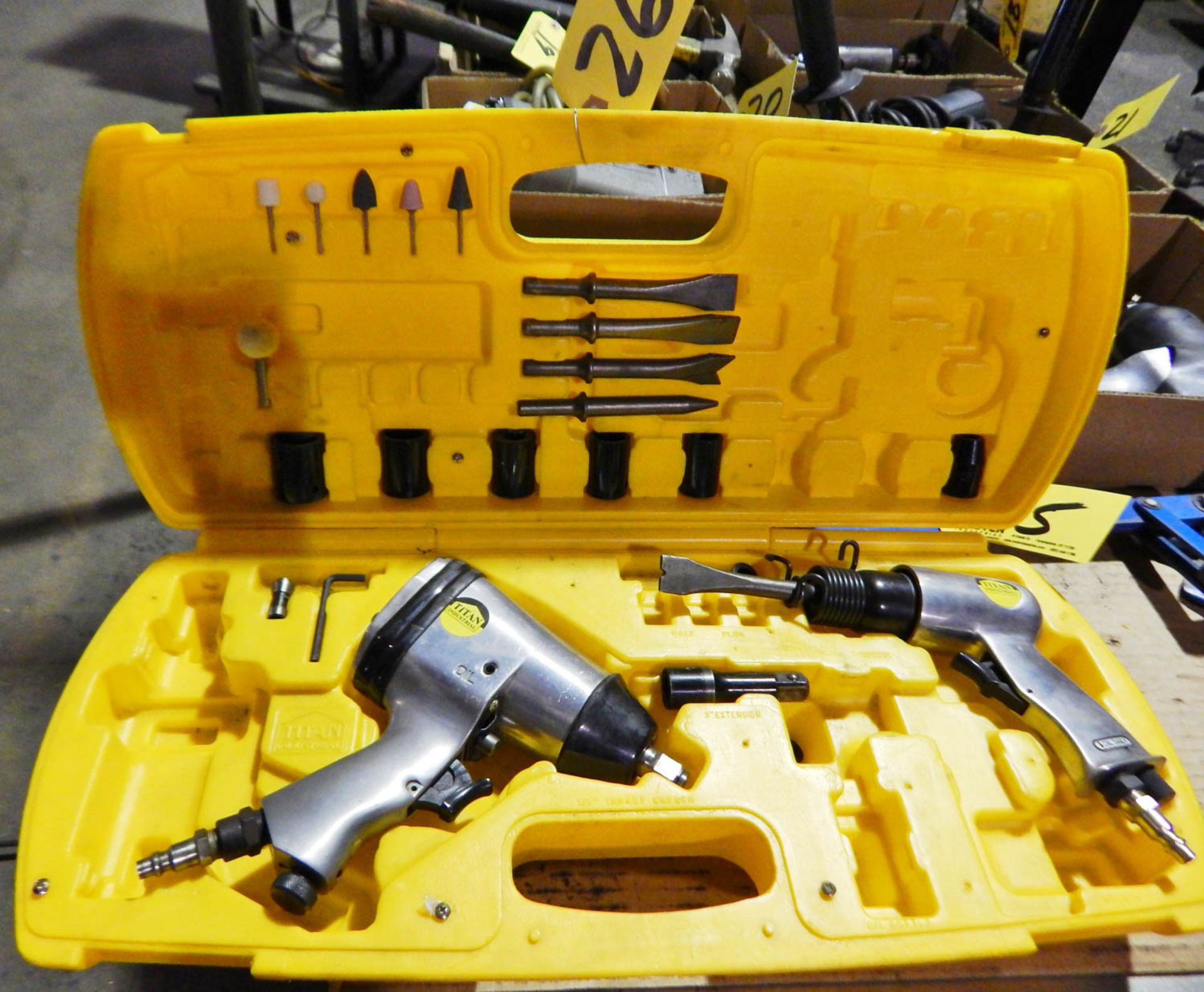 TITAN INDUSTRIAL PNEUMATIC TOOL KIT