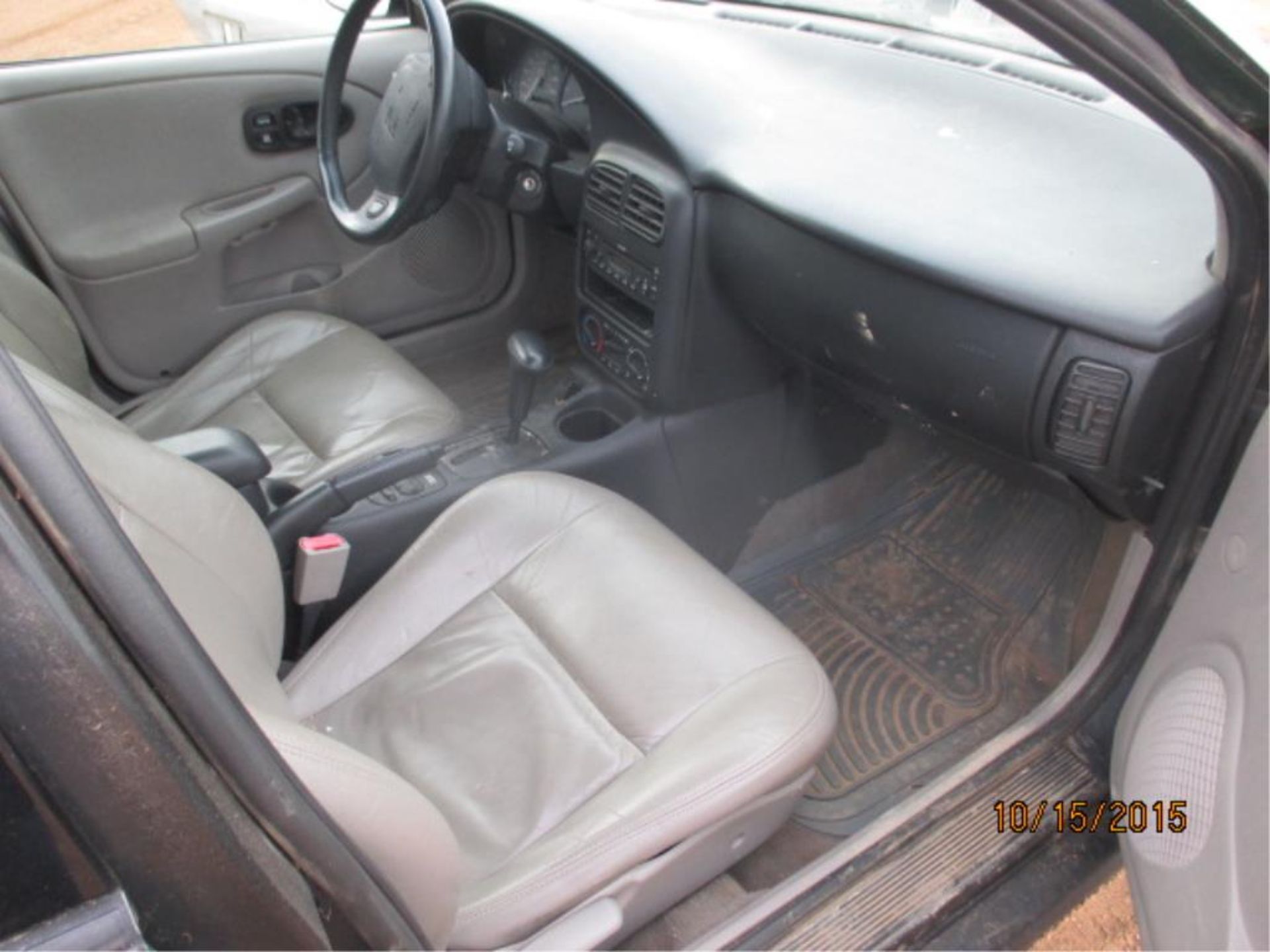 2002 Saturn 4-Door Sedan 203,208kms, VIN 1G8ZK52702Z272212 - Image 3 of 5