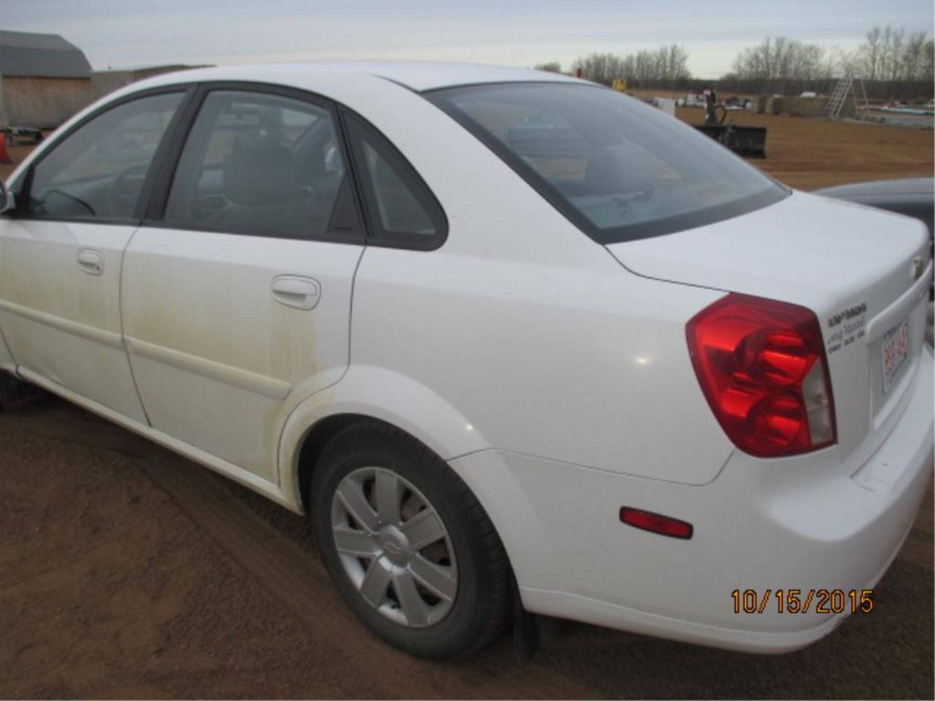 2004 Optra Chevrolet 4-Door Car White, VIN KL1JD527X4K950837 194,403 kms - Image 3 of 3