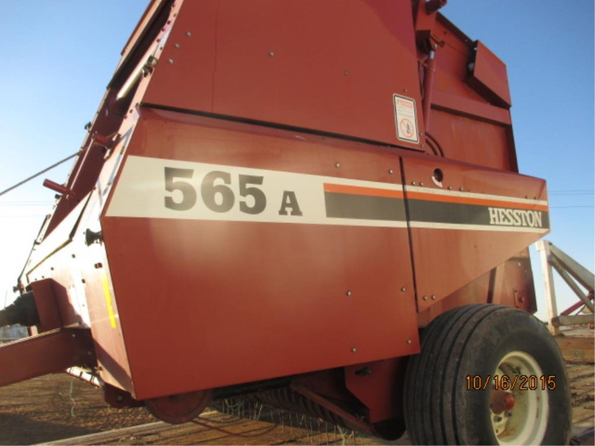 565A Hesston Hard Core Round Baler - Image 2 of 4