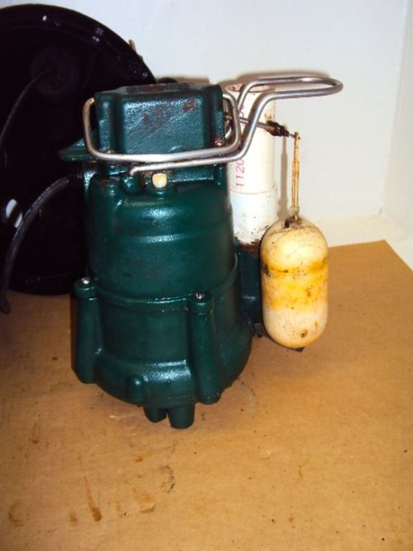 Zoeller M98-B Sump Pump and Holding Tank /291 - Image 3 of 7
