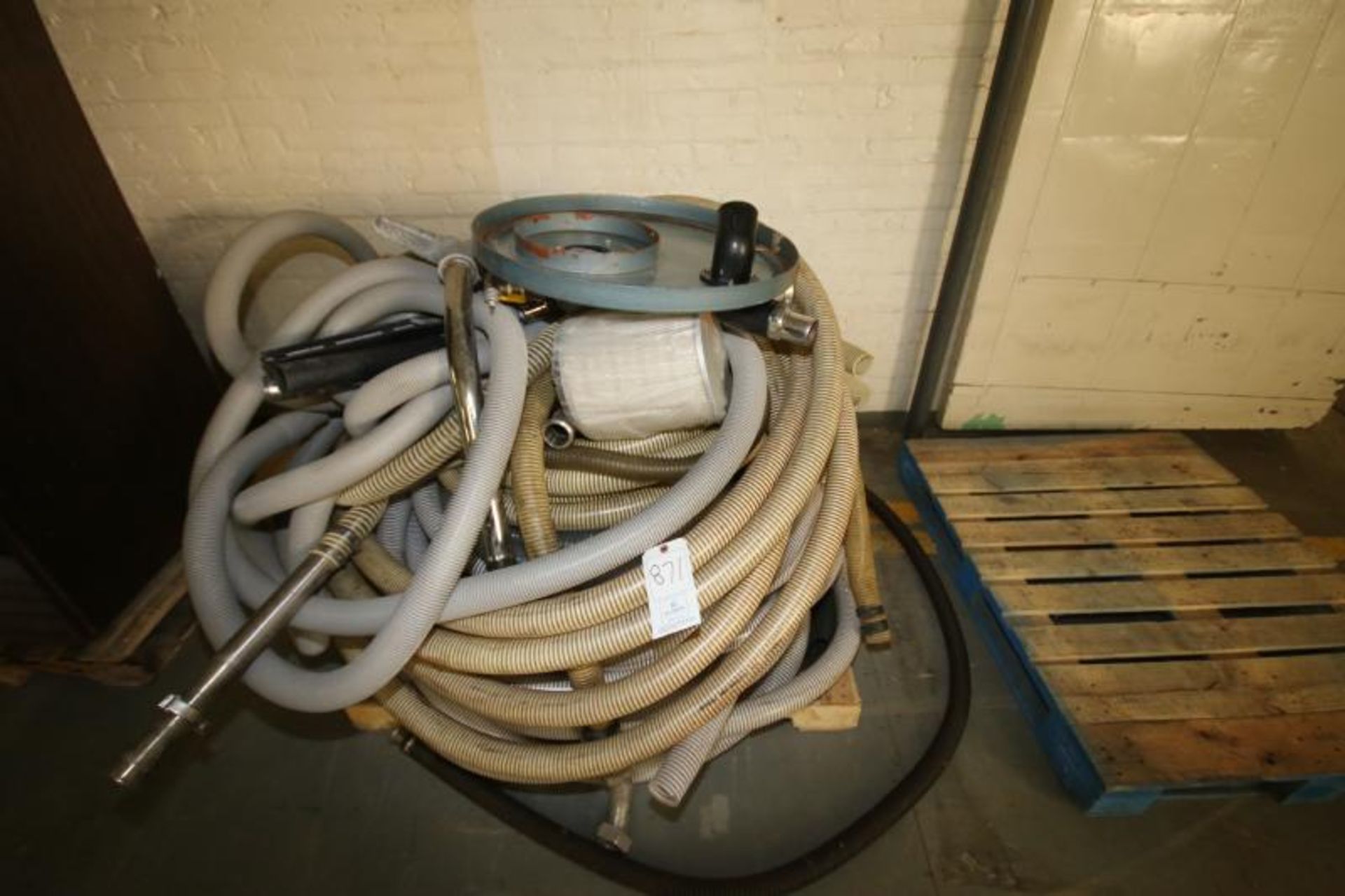 Pallet Assorted Vacuum Hose with Attachments