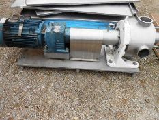 Sine Sanitary Progressive Cavity Pump, 4" Clamp Side Inlet, 4" Clamp Top Outlet, SE Euro drive, 15H,