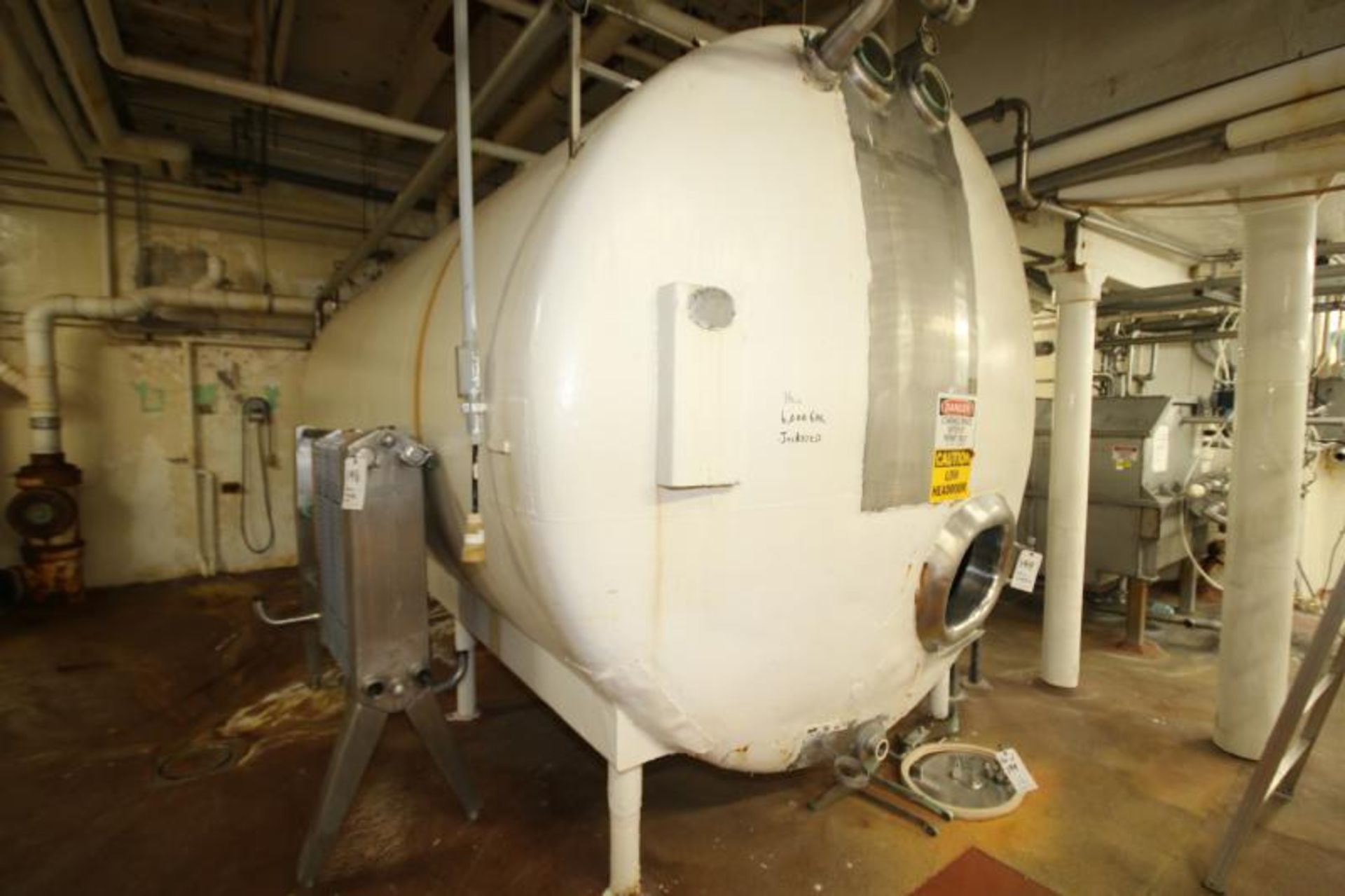 Heil 6,000 Gal Horizontal Jacketed S/S Tank, S/N 174092, Includes Sprayballs, Set- Up for Vertical