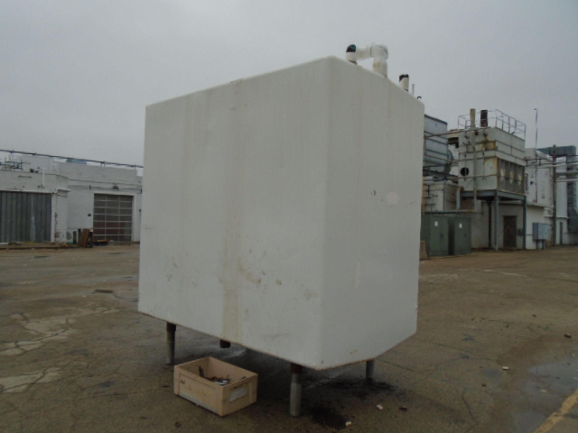 Aprox. 2,000 Gal. Rectangular Insulated S/S Tank, with Vertical Agitator, Sprayball and S/S Legs, - Image 6 of 6