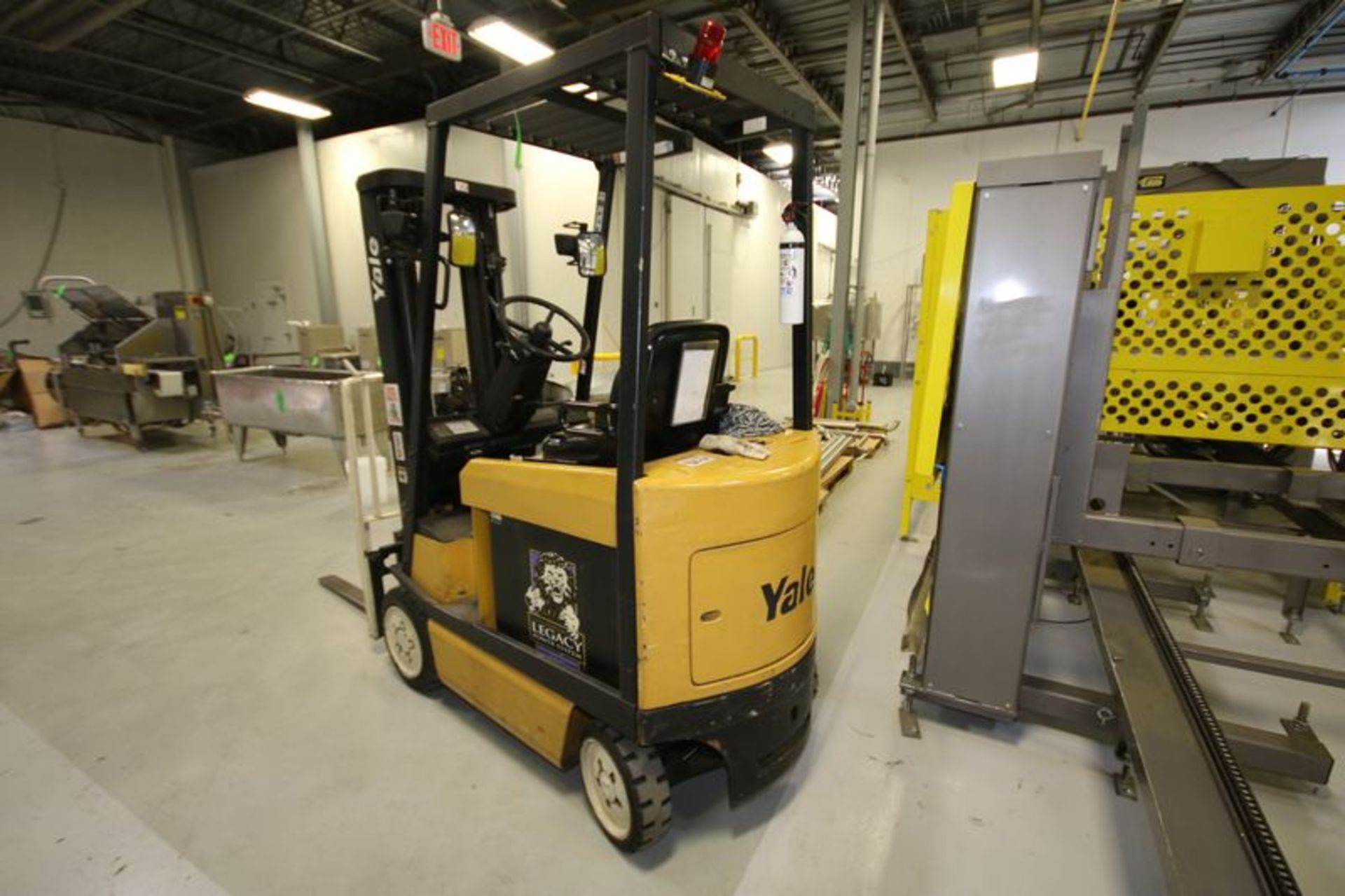 Yale 2,800 lb. 36-Volt Sit-Down Forklift, Model ERC030AGN36TE082, S/N A814N02090Z, 189Â 3-Stage - Image 2 of 4