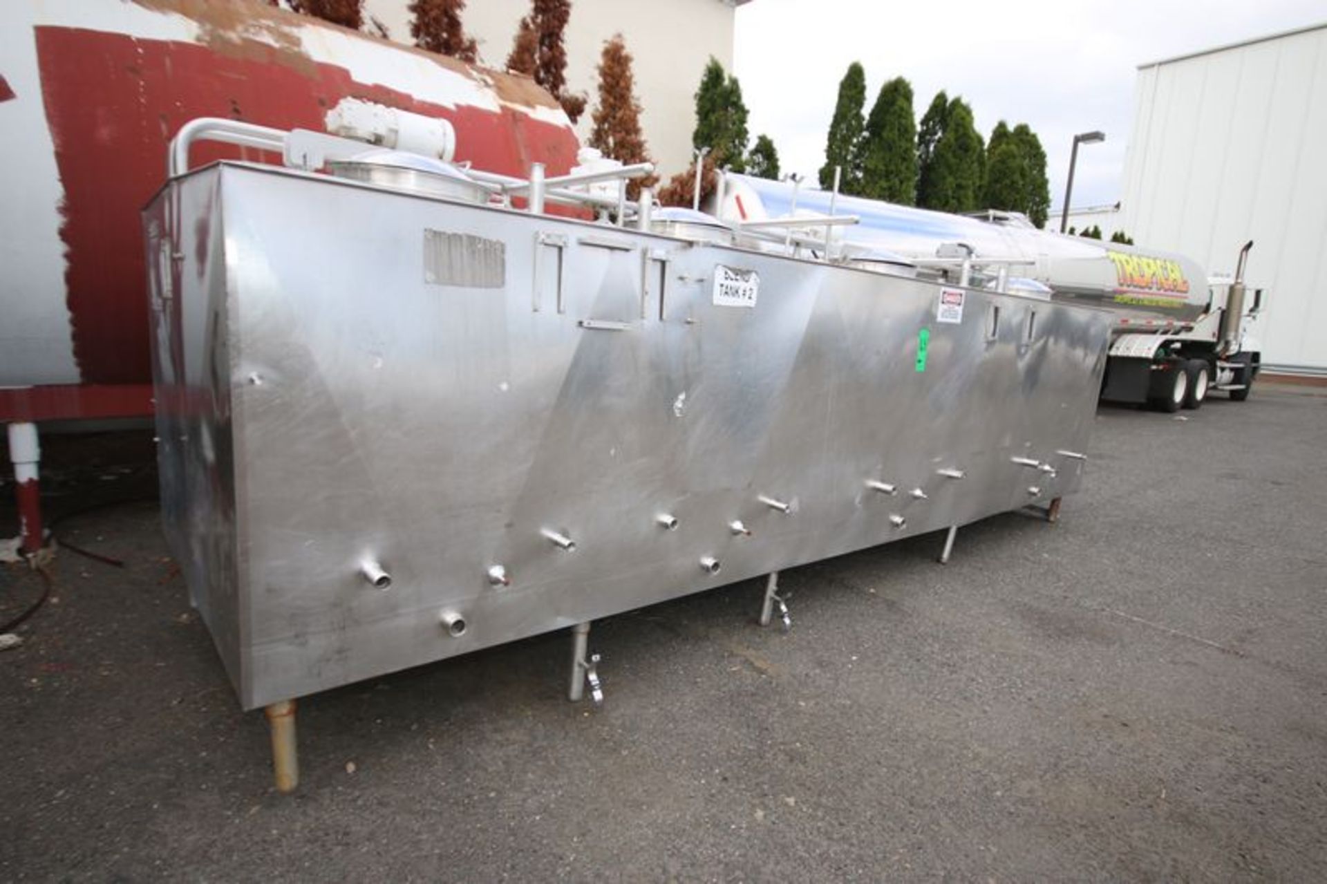 4-Compartment Insulated Flavor Tank with (2) 800 Gal. and (2) 400 Gal. Compartments, Sprayballs, - Image 2 of 14