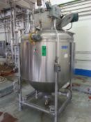 400 GALLON S/S DOME TOP & CONE BOTTOM VACUUM TANK, COMPLETE WITH PROP STYLE AND SCRAPE SURFACE