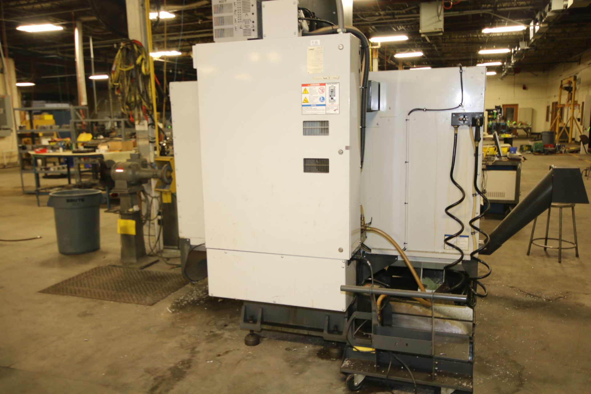 2011 Haas VF-1Â Vertical CNC Machining Center, Model VF-1, S/N 1090183 with 20 + 1 Station, 40 - Image 5 of 6