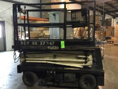 Lift-A-Loft Scissor Lift Needs Batteries (LOCATED IN IOWA, FOB INCLUDED WITH SALE PRICE,