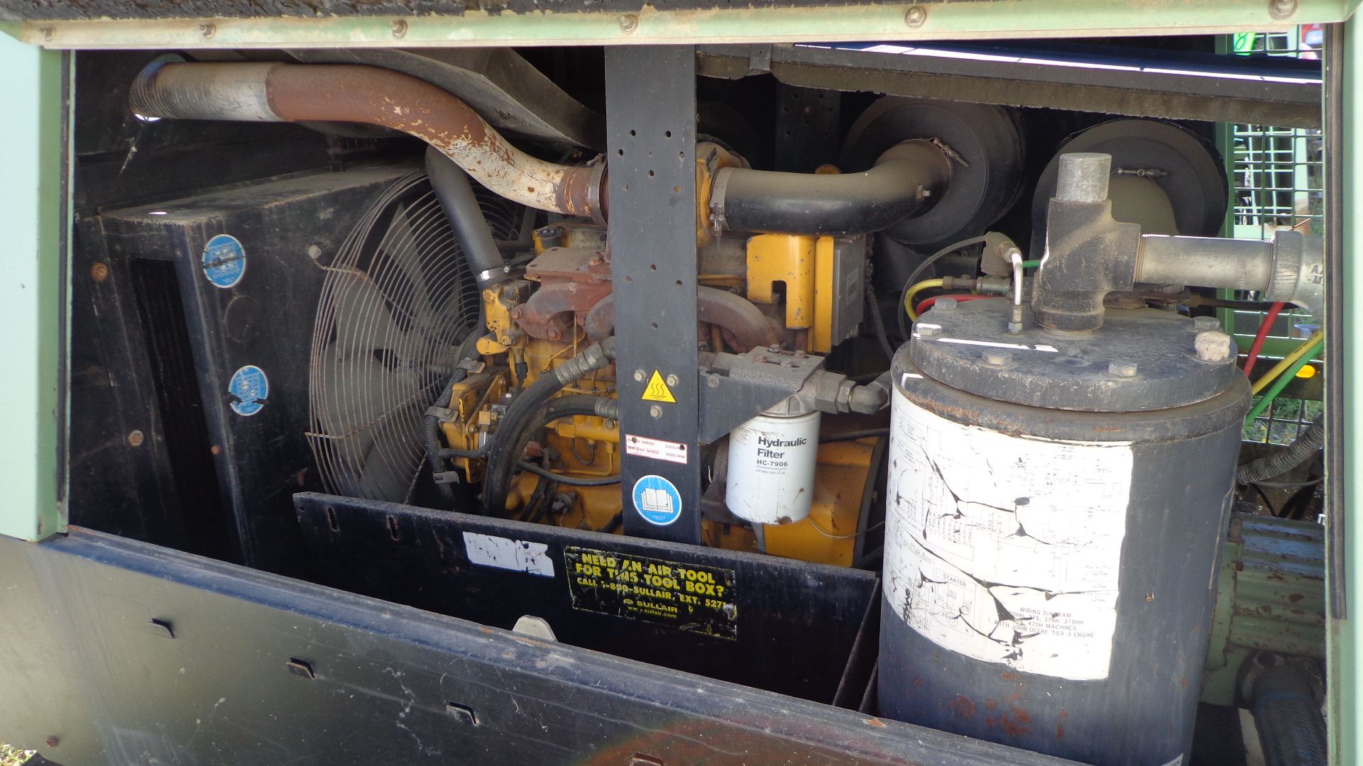 Sullair Portable Compressor, Model 375 HH JD3, S/N CS-013 / 200811050071, 375 CFM @ 200 PSIG, CAT - Image 2 of 8