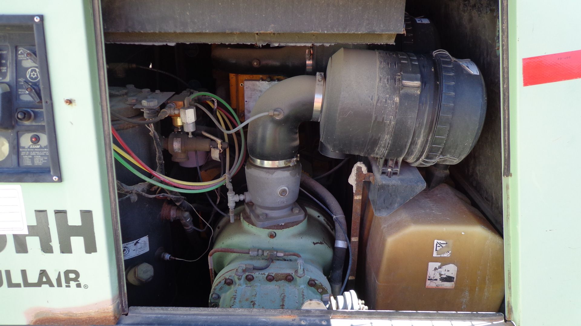 Sullair Portable Compressor, Model 375 HH JD3, S/N CS-013 / 200811050071, 375 CFM @ 200 PSIG, CAT - Image 5 of 8