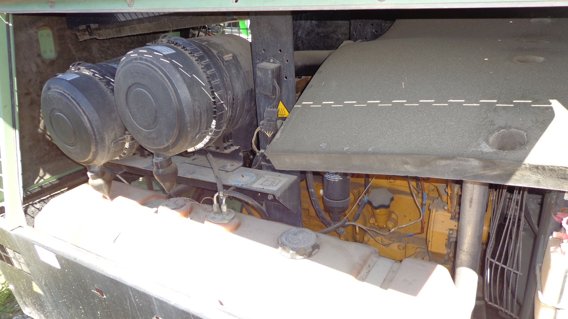 Sullair Portable Compressor, Model 375 HH JD3, S/N CS-013 / 200811050071, 375 CFM @ 200 PSIG, CAT - Image 4 of 8