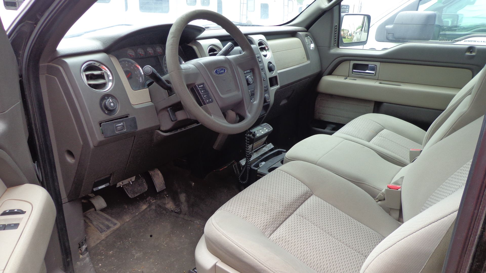 2009 Ford LOBO Single Cab Pick Up Truck, 4x4, Approx.. 6 ft. Bed with Roll Bar, 5.4 L Triton Gas - Image 5 of 9