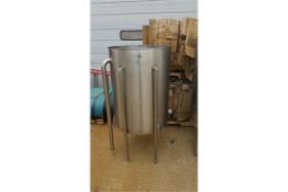 S/S HOLDING TANK APPROX 80 GALLON VESSEL 29"X36" ON LEGS (LOCATED IN ILLINOIS)***LDP***