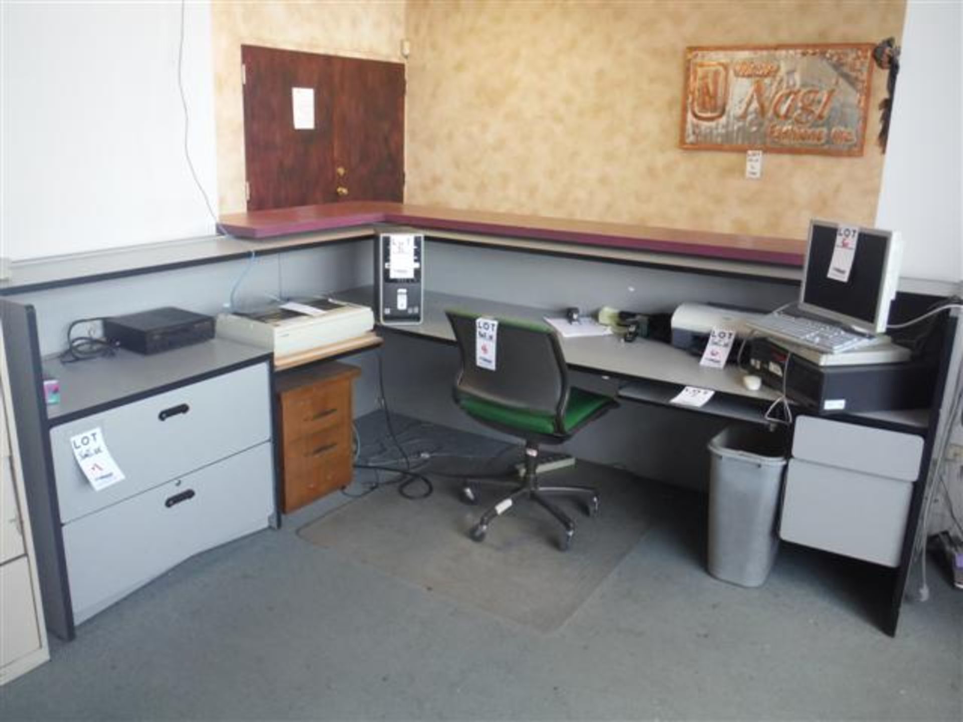 L-SHAPED RECEPTIONIST'S CONSOLE