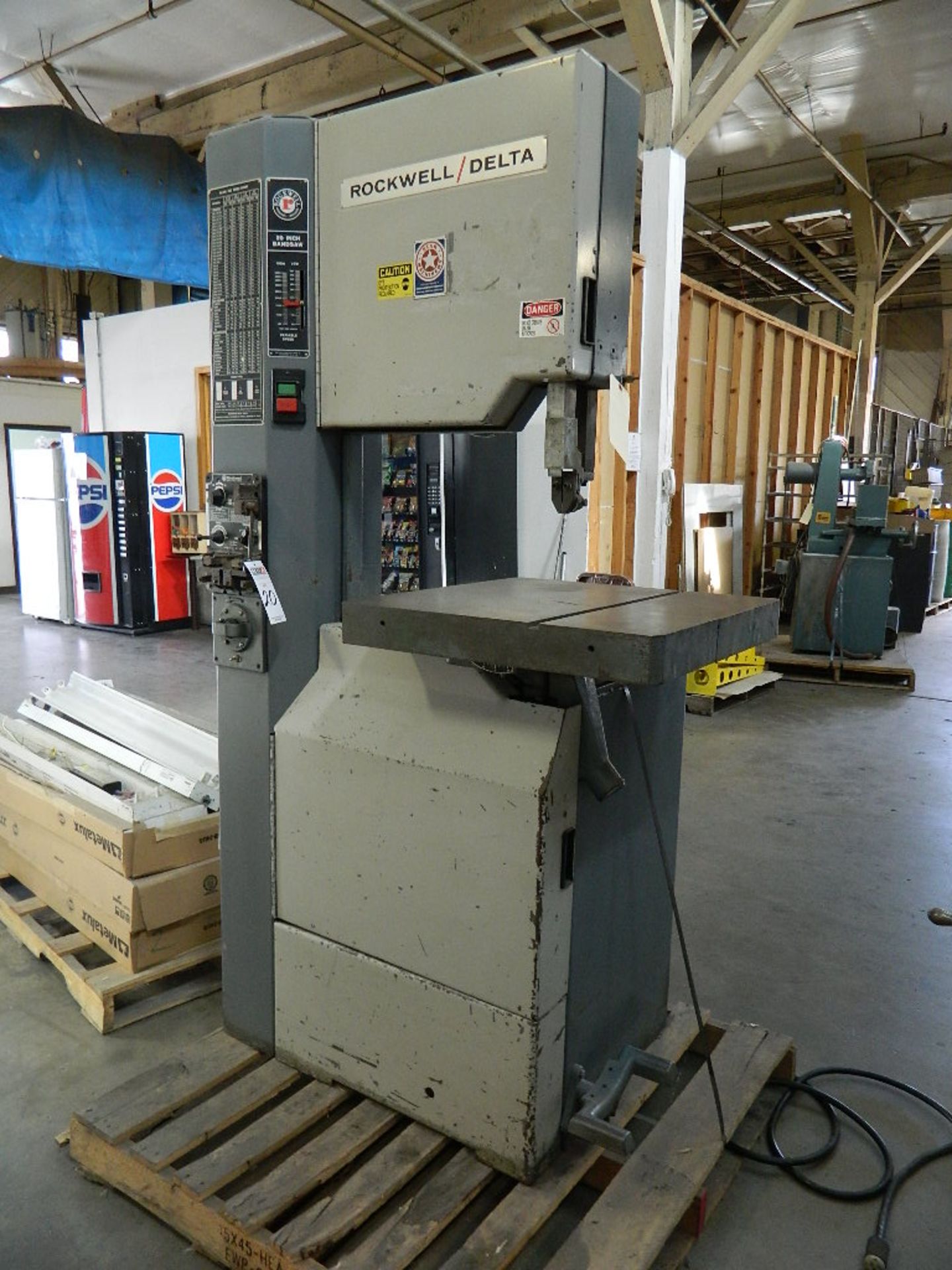 Rockwell Delta Vertical Band Saw model 28-3X5, w 24.1/4"x24.1/4" Table, 20" Throat, Blade Welder,