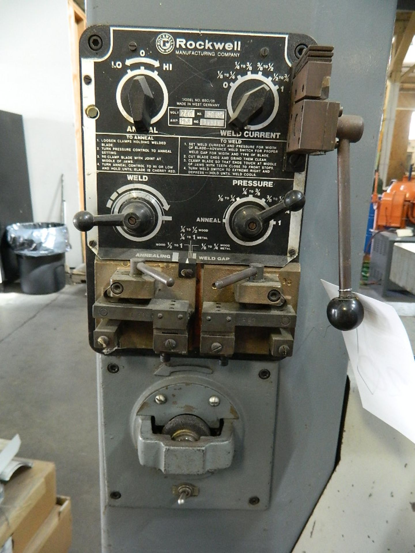 Rockwell Delta Vertical Band Saw model 28-3X5, w 24.1/4"x24.1/4" Table, 20" Throat, Blade Welder, - Image 2 of 4