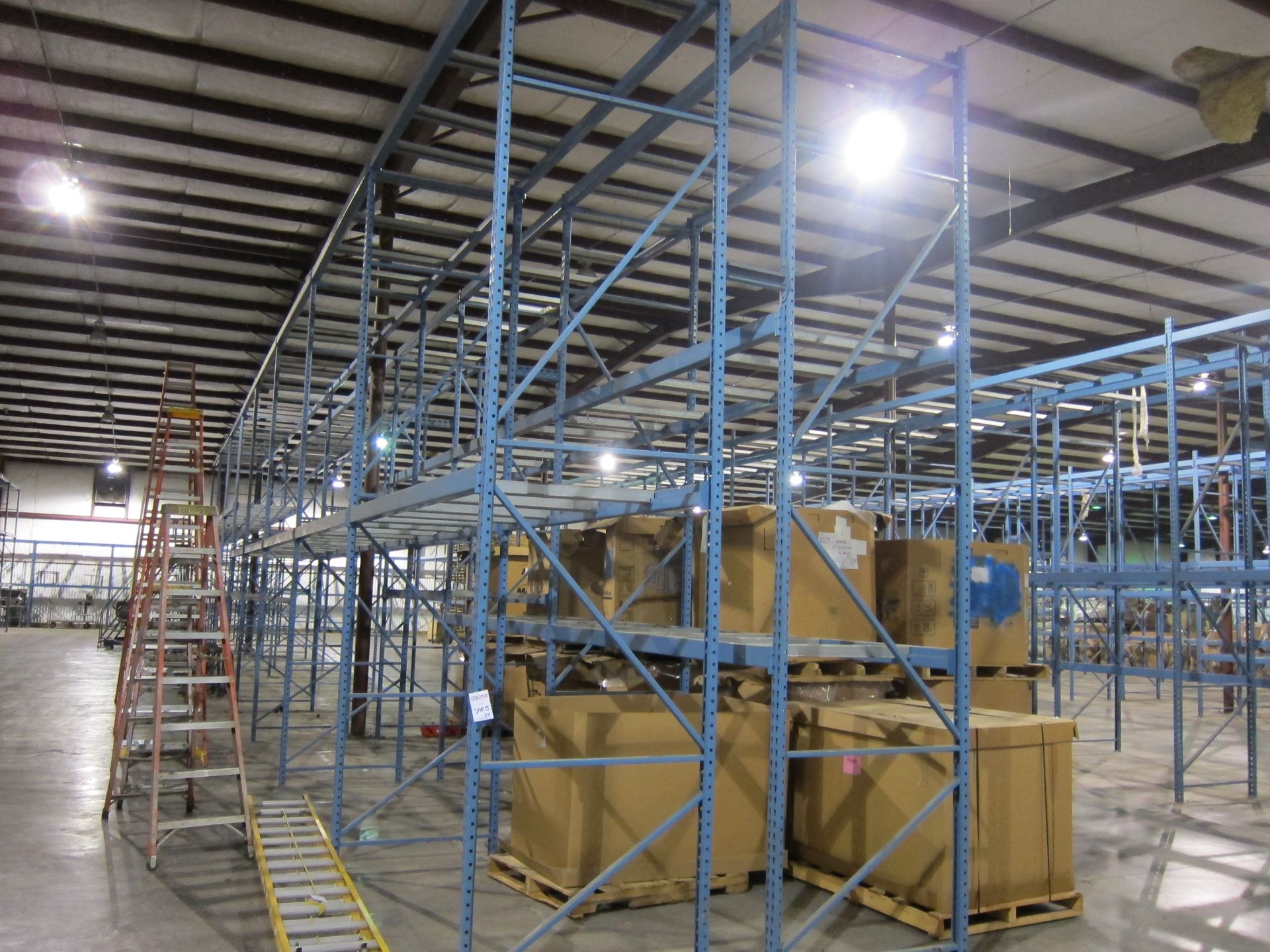 SECTIONS PALLET RACK - Image 2 of 3