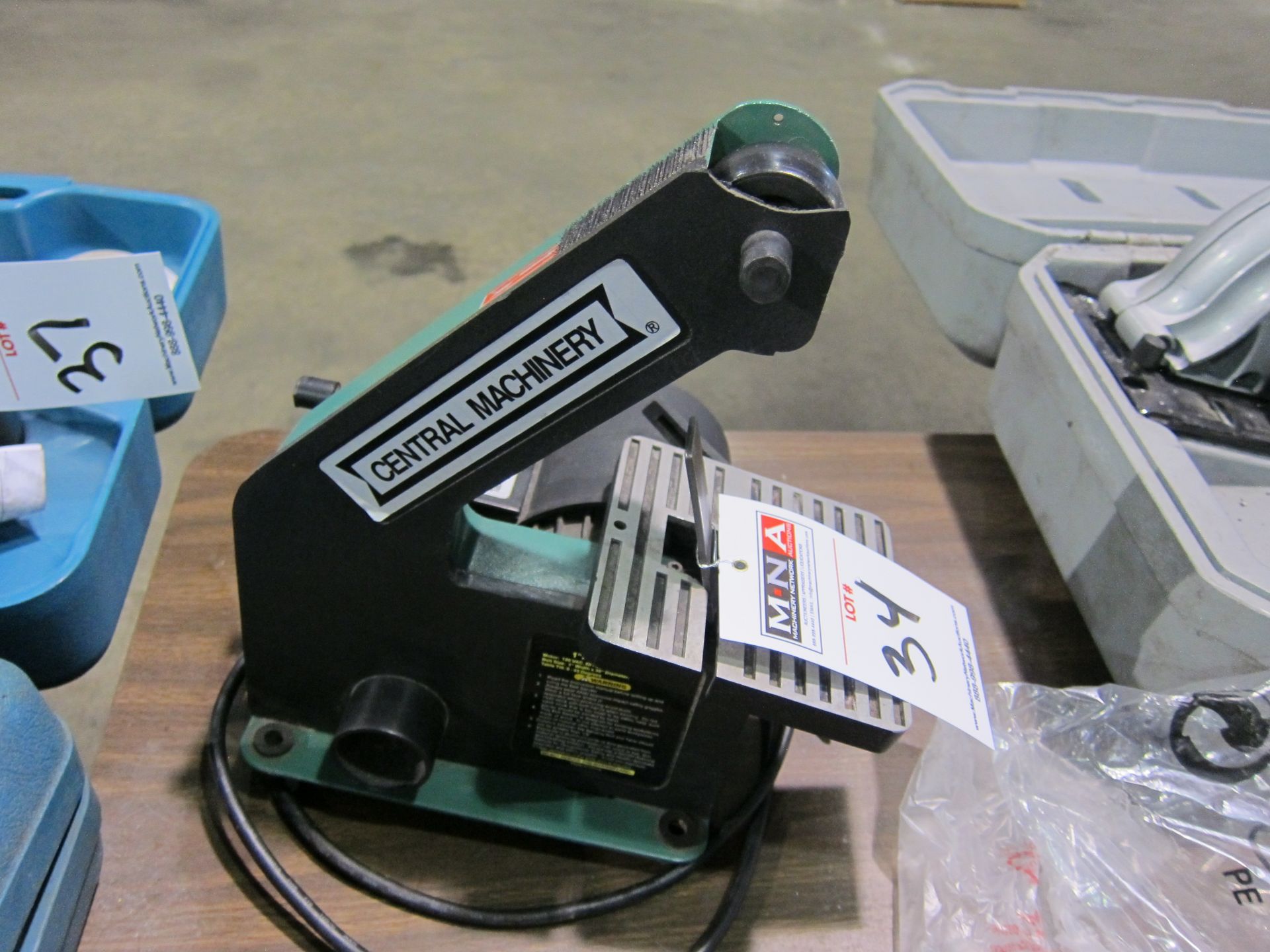 CENTRAL MACHINERY 1" BELT SANDER - Image 3 of 4