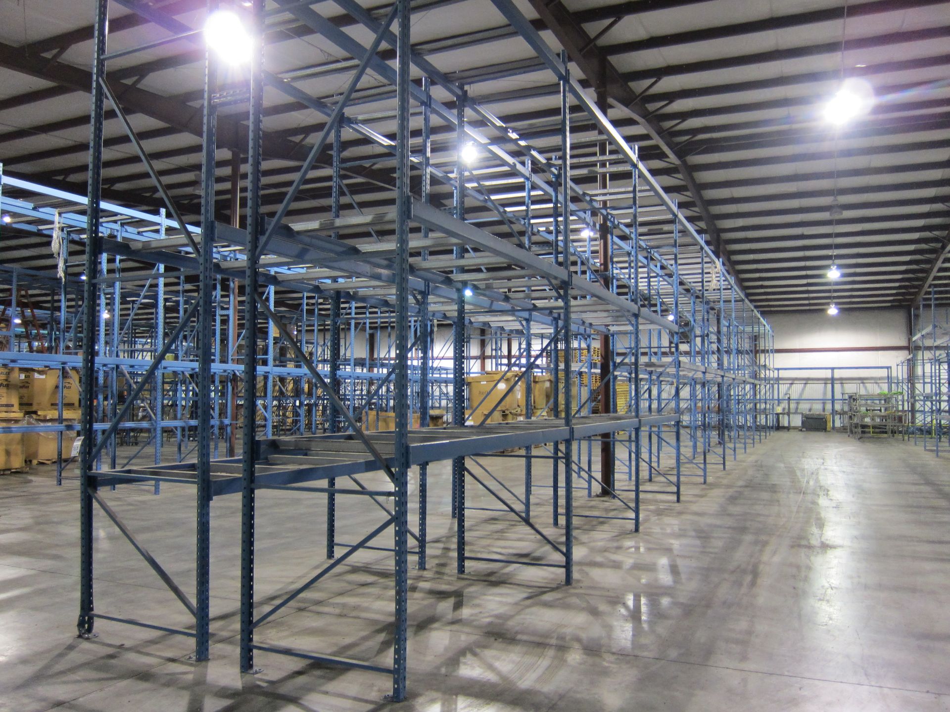 SECTIONS PALLET RACK - Image 3 of 3