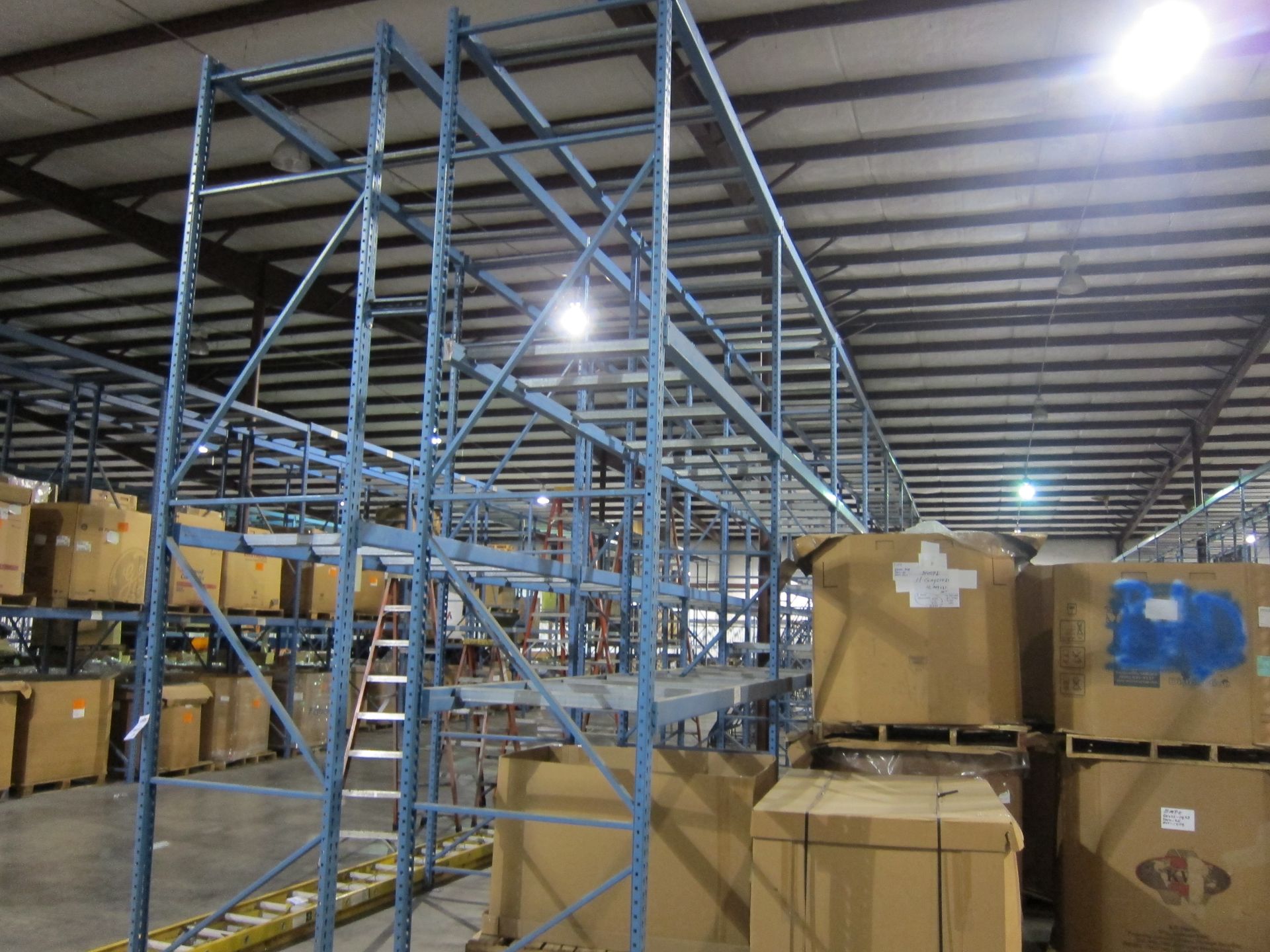 SECTIONS PALLET RACK