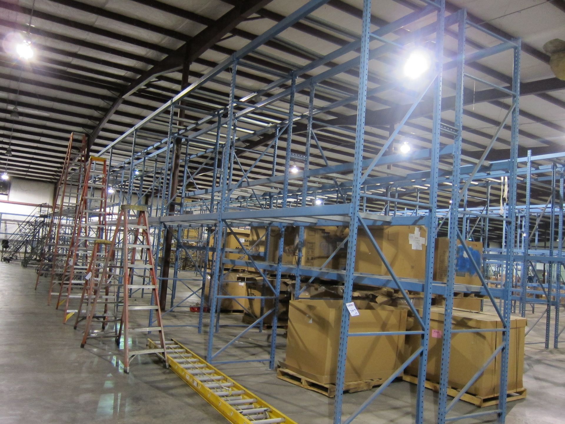 SECTIONS PALLET RACK - Image 3 of 3
