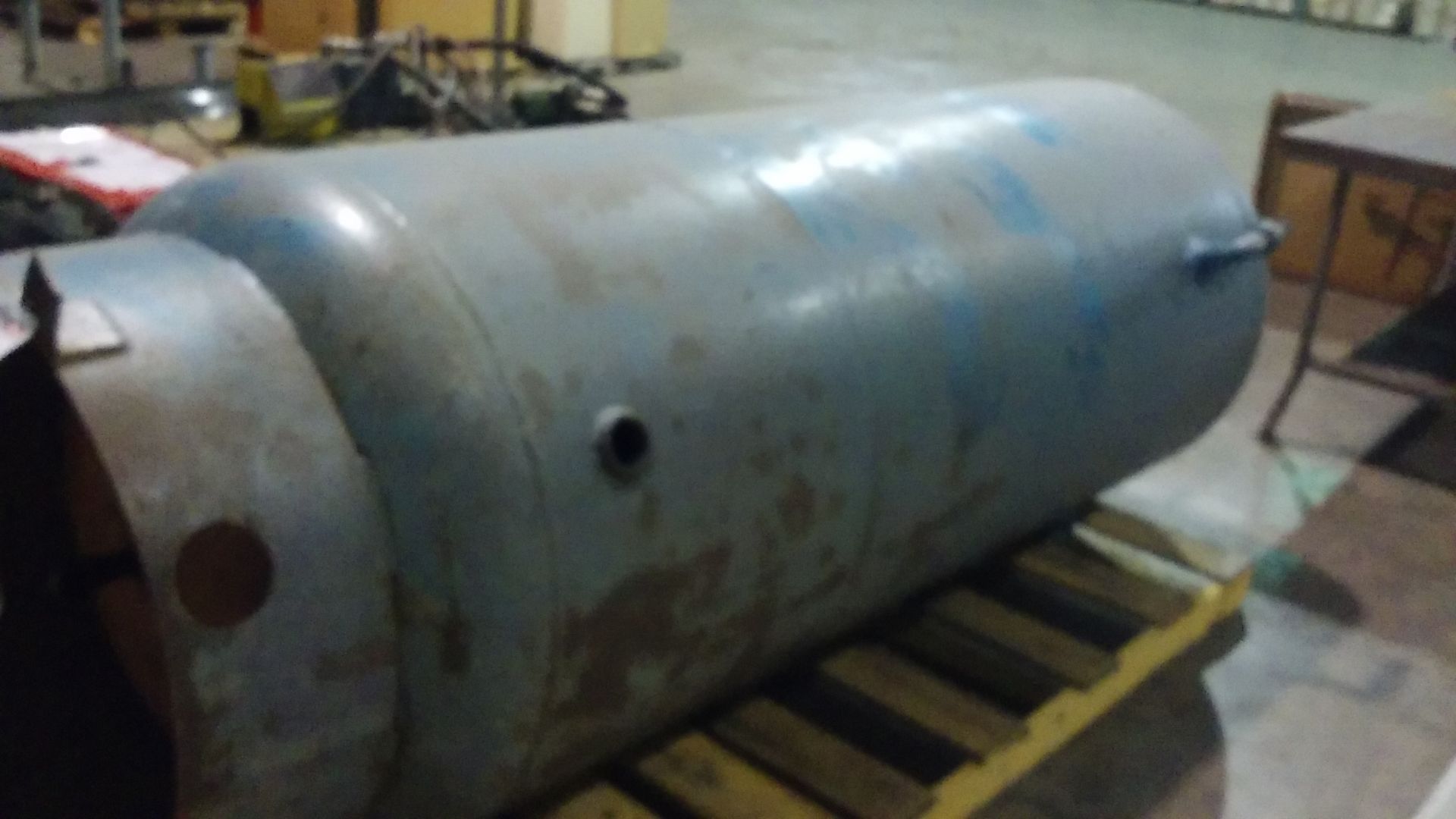 LARGE AIR TANK FOR BLOW MOLD MACHINE