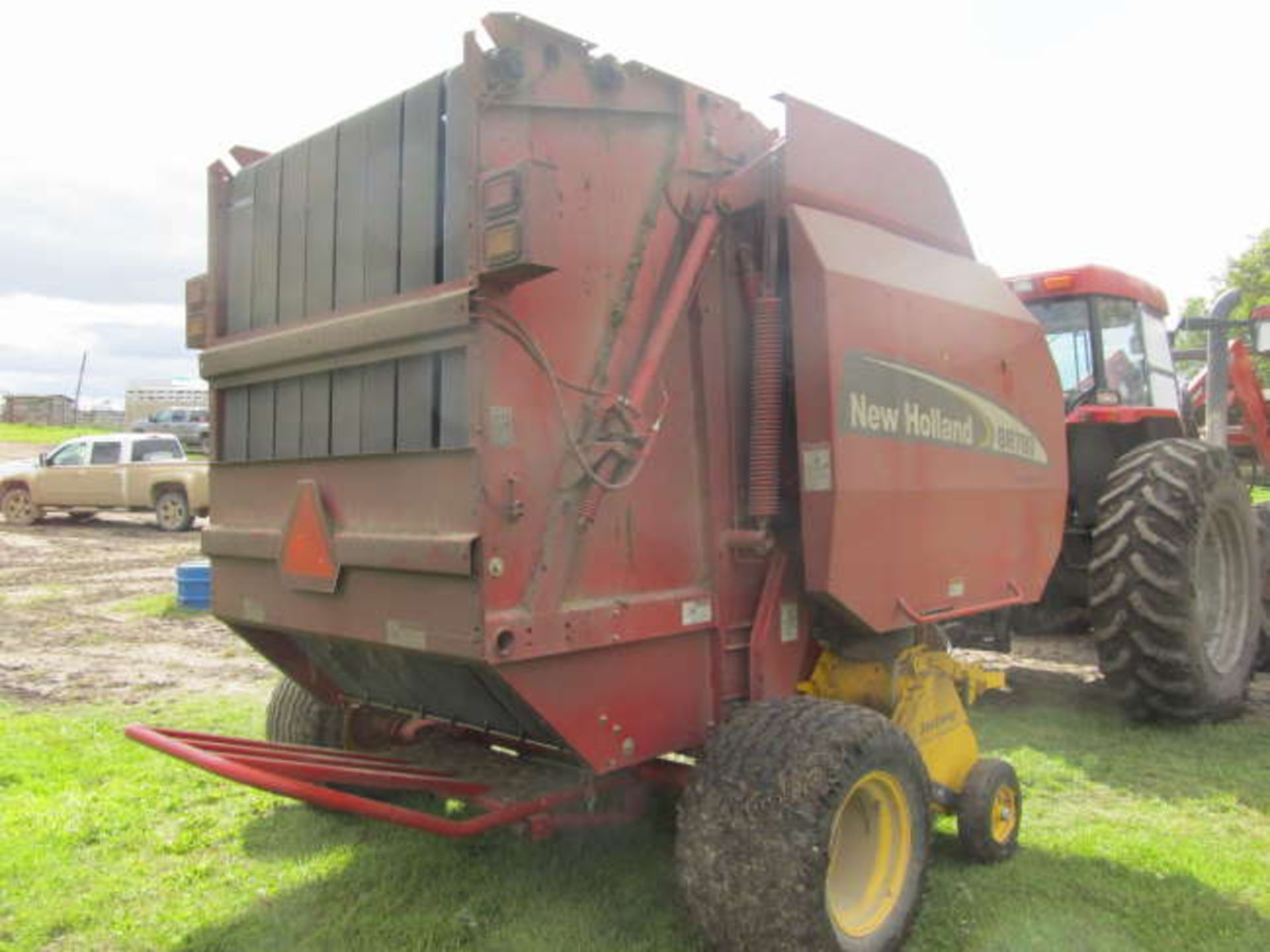 NEW HOLLAND BR780 ROUND BALER; Twine Wrap, Mega Wide Pick-up, SN.61109 (Worley) C-1 - Image 2 of 5