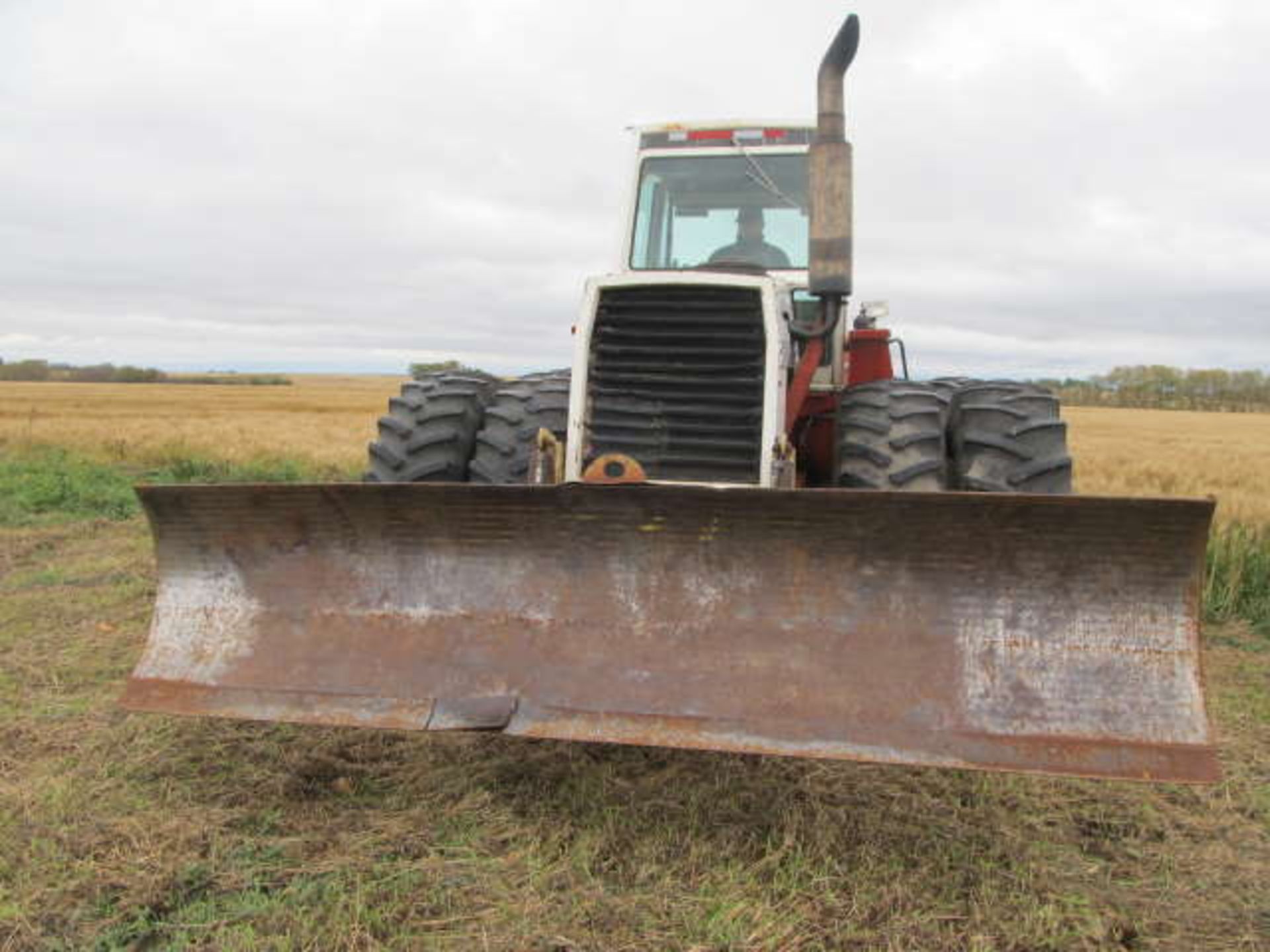 CASE 2670 4WD TRACTOR; 10370 Hours, Powershift, PTO, 12 Ft Degelman Blade, 20.8-34 Duals, SN.8827718 - Image 2 of 5