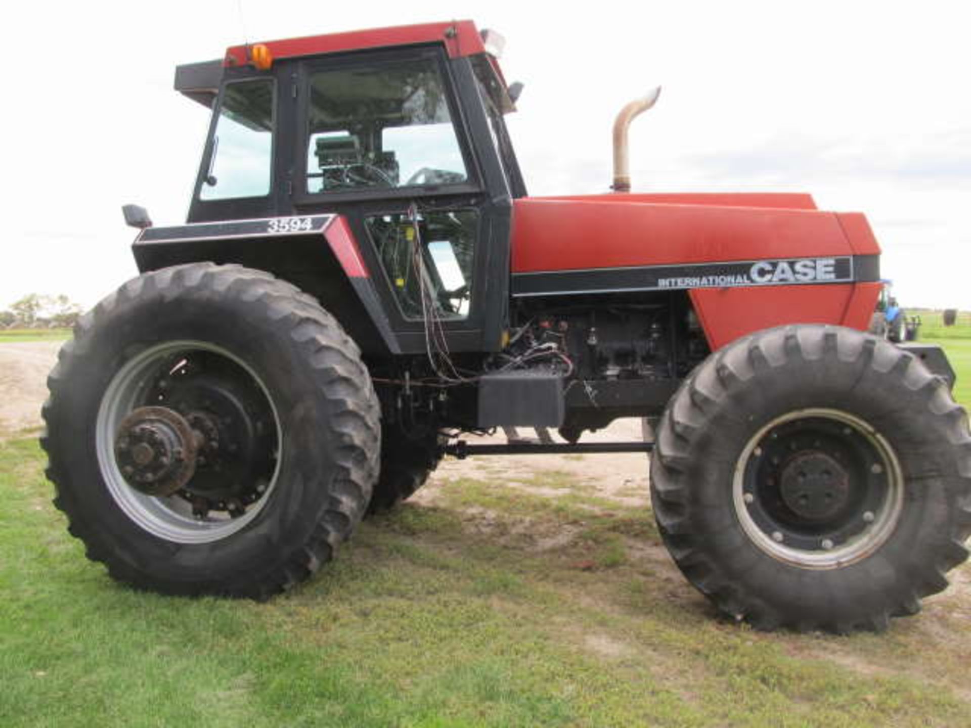 CASE IH 3594 FWA TRACTOR; 5830 Hours, Powershift, 3 Hydraulics, 20.8-38 Duals, SN.9947846-1987 - Image 5 of 6