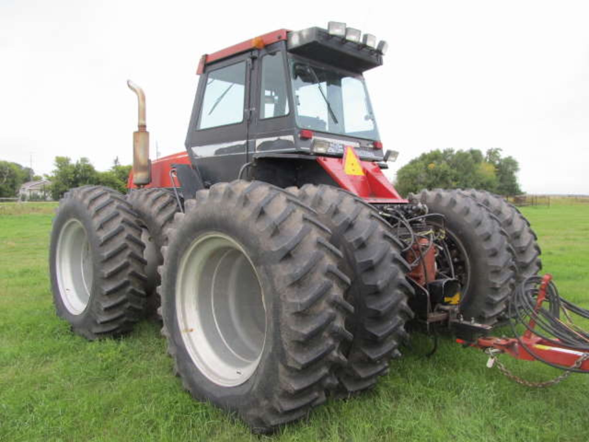 CASE IH 4494 4WD TRACTOR; 7860 Hours, Powershift, PTO, Leon 6 Way 14 Ft Blade, 18.4-38 Duals, SN. - Image 4 of 4