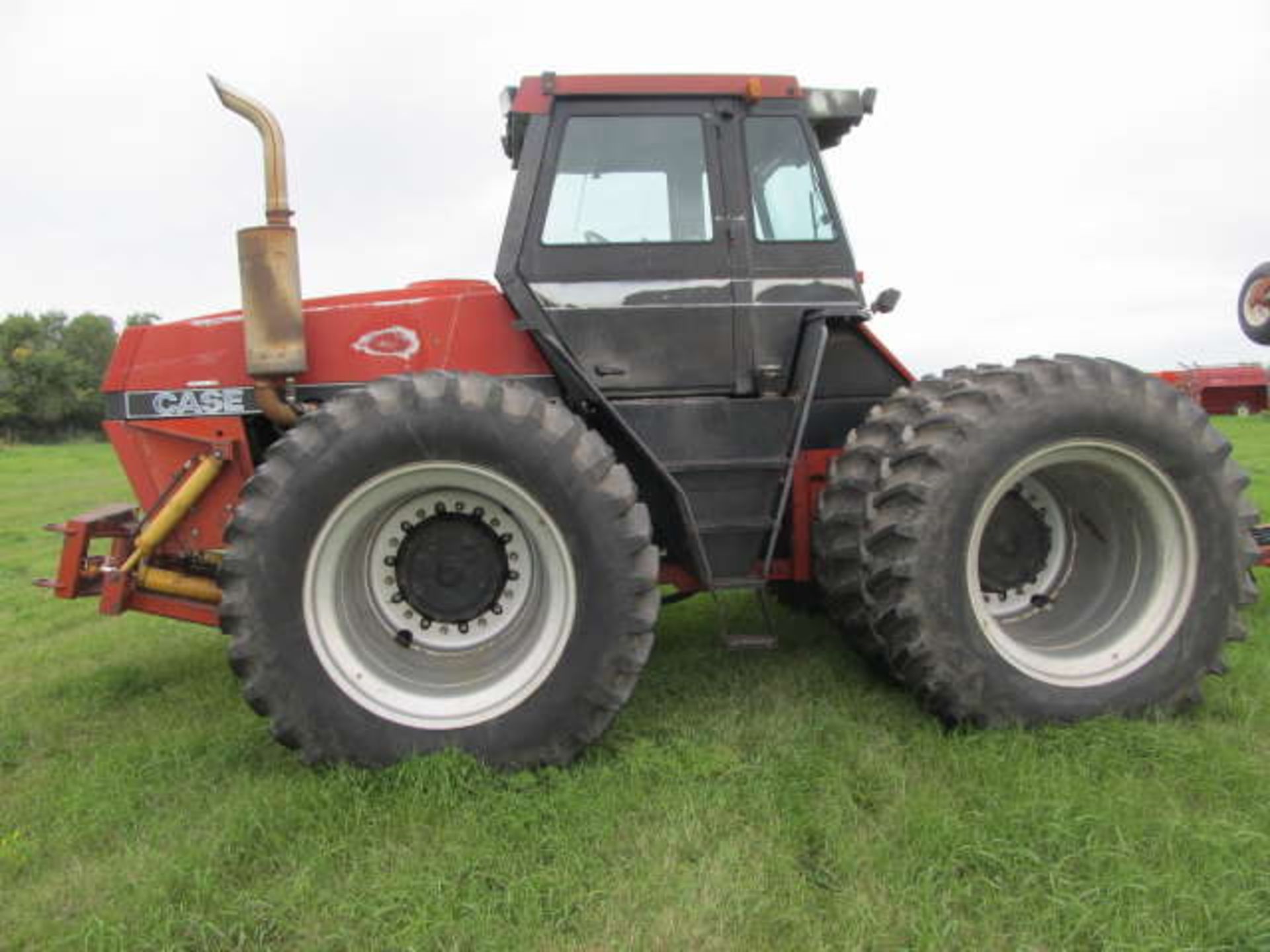 CASE IH 4494 4WD TRACTOR; 7860 Hours, Powershift, PTO, Leon 6 Way 14 Ft Blade, 18.4-38 Duals, SN. - Image 2 of 4