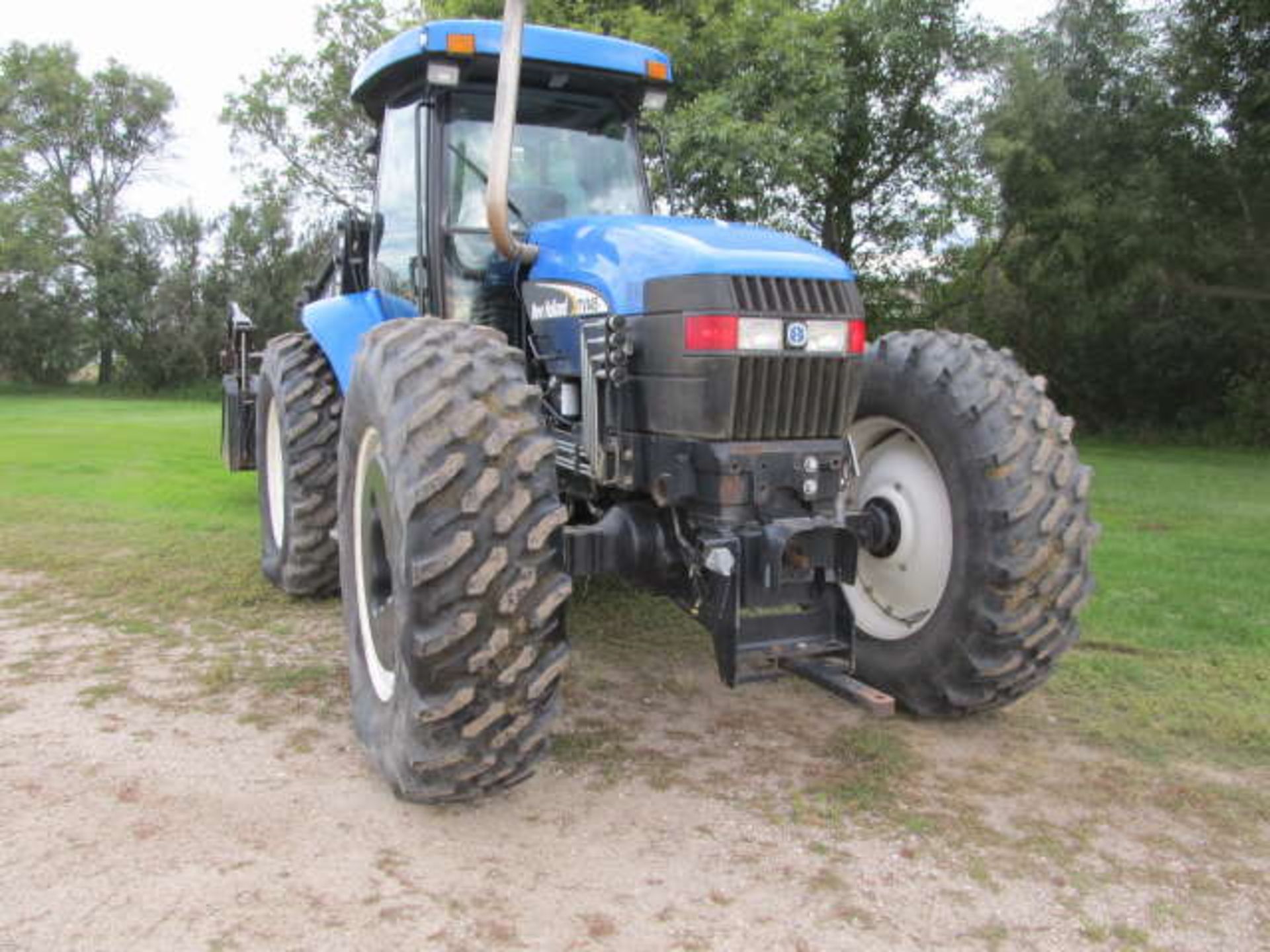 2004 NEW HOLLAND TV 145 BI-DIRECTIONAL TRACTOR; 4065 Hours, New Holland 7614 FEL & Grapple, PTO Both - Image 3 of 6