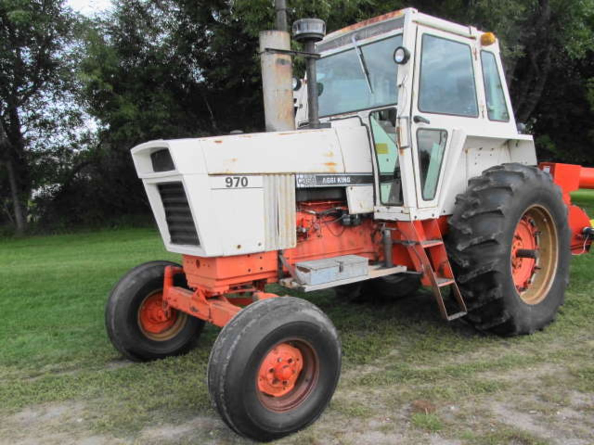 CASE 970 2WD TRACTOR; 6845 Hours, Standard, White, SN.8811274