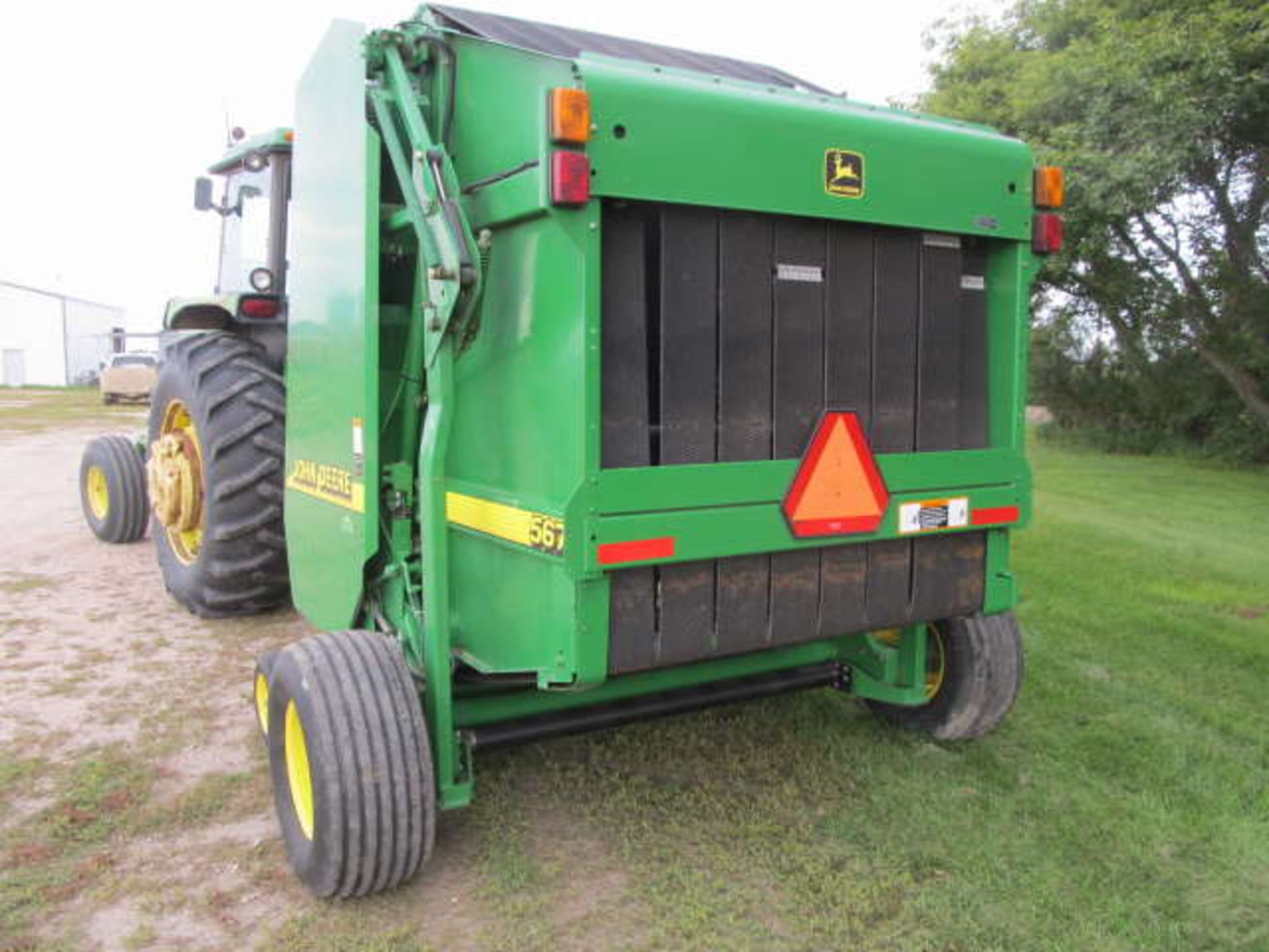 JOHN DEERE 567 ROUND BALER; Mega Wide Pick-up, Twine Tie, SN.E00567X155214 - Image 3 of 4