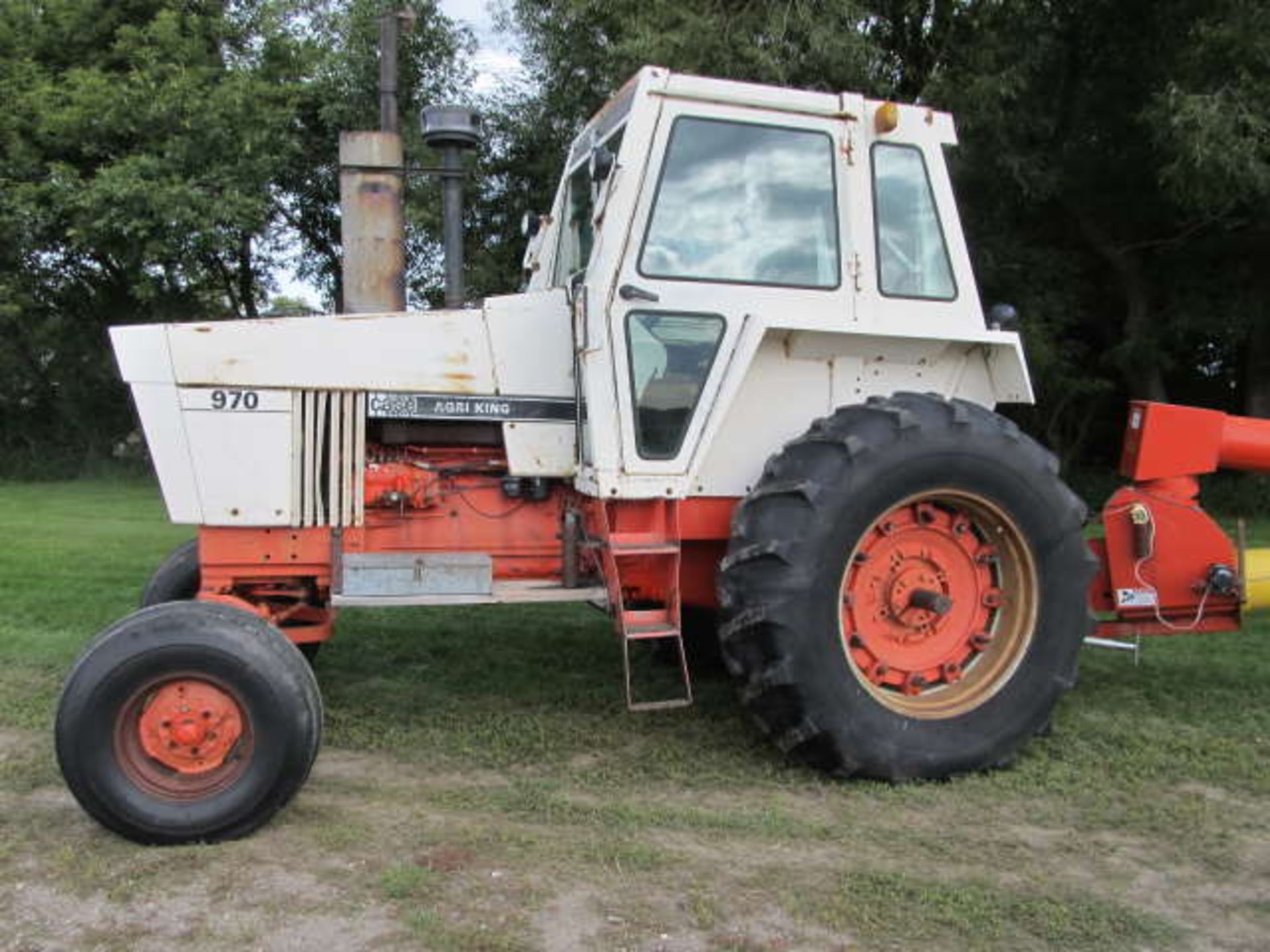 CASE 970 2WD TRACTOR; 6845 Hours, Standard, White, SN.8811274 - Image 2 of 5