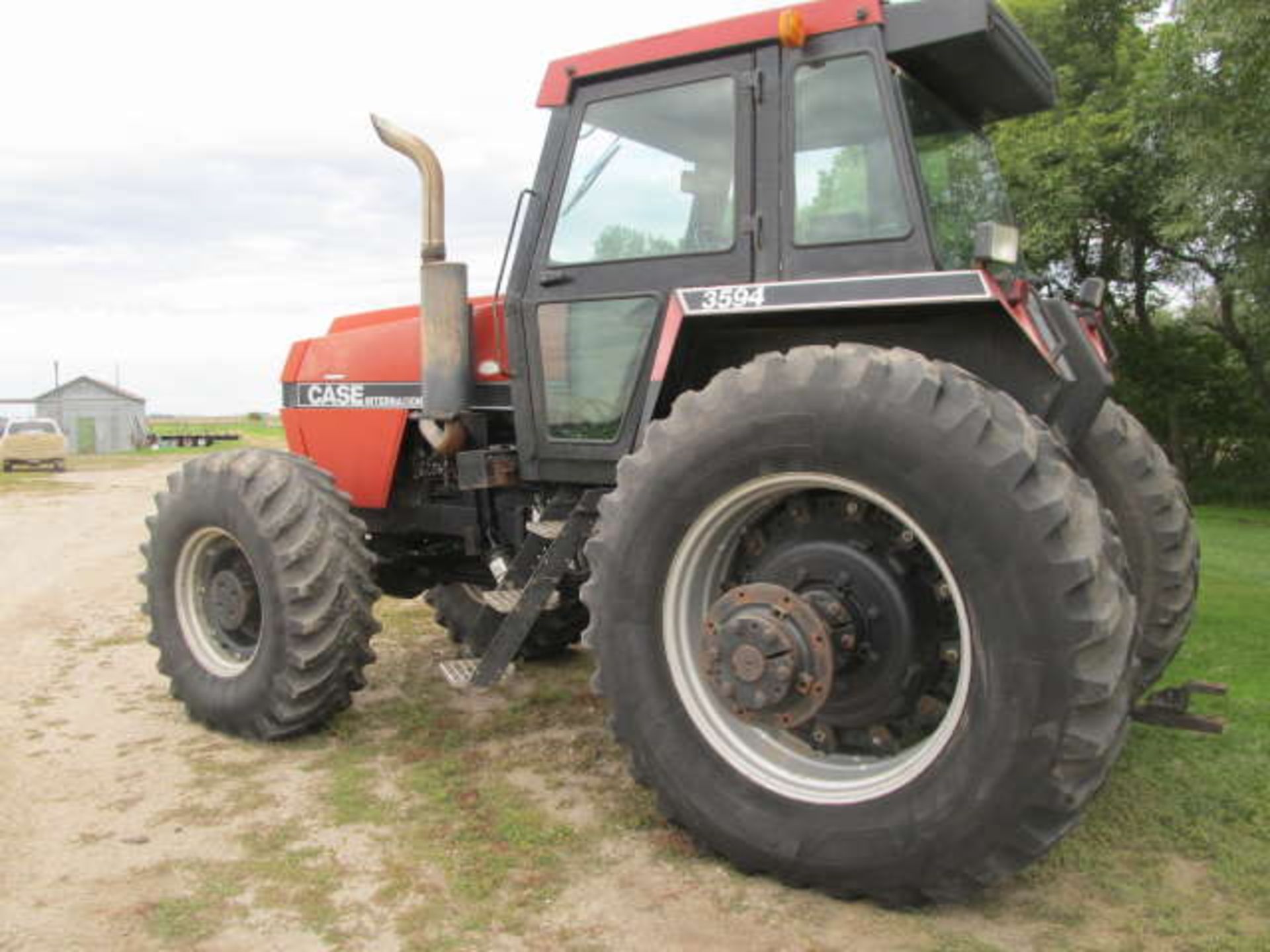 CASE IH 3594 FWA TRACTOR; 5830 Hours, Powershift, 3 Hydraulics, 20.8-38 Duals, SN.9947846-1987 - Image 4 of 6