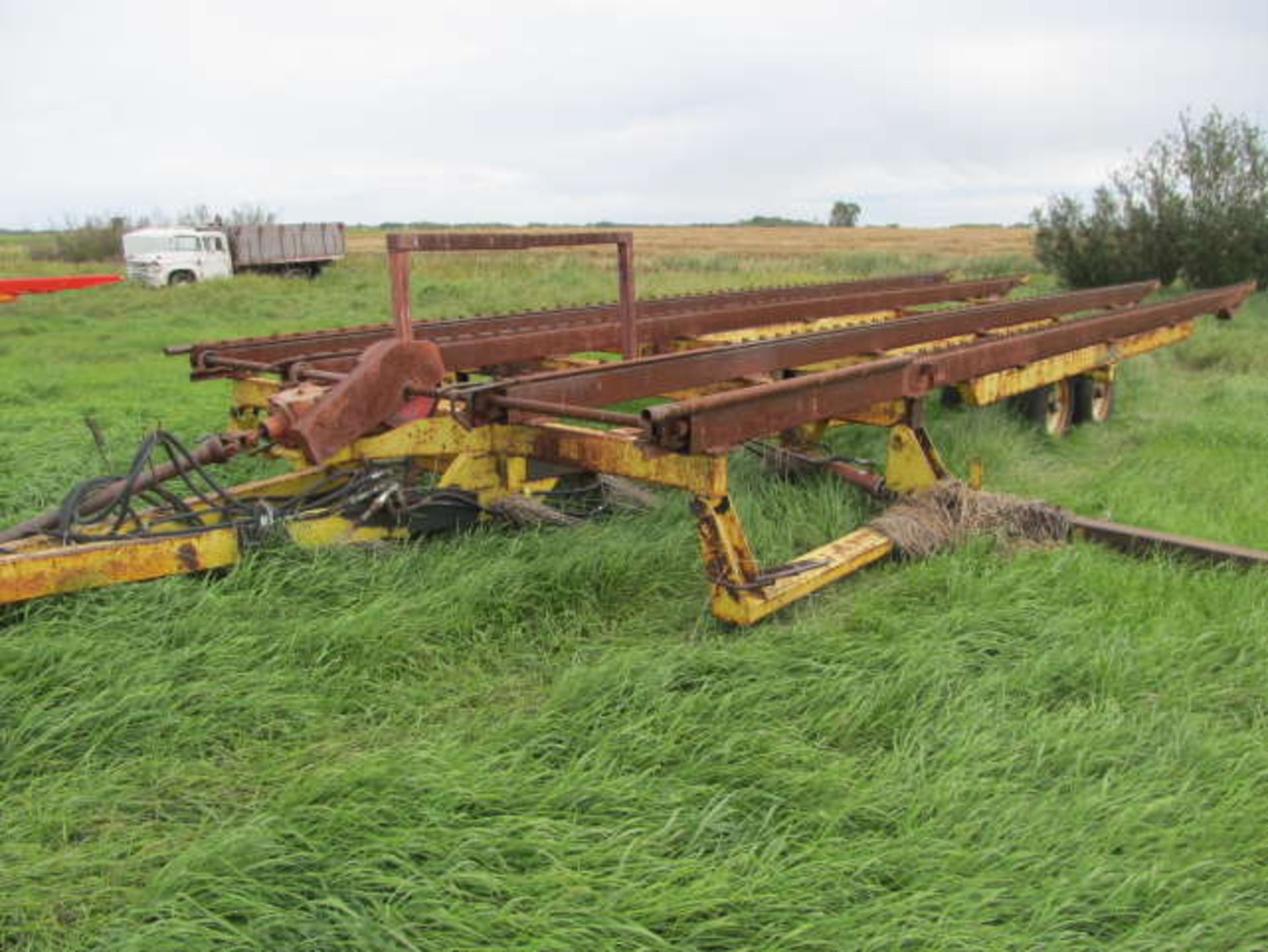 LAURIER 12 BALE HAY HIKER