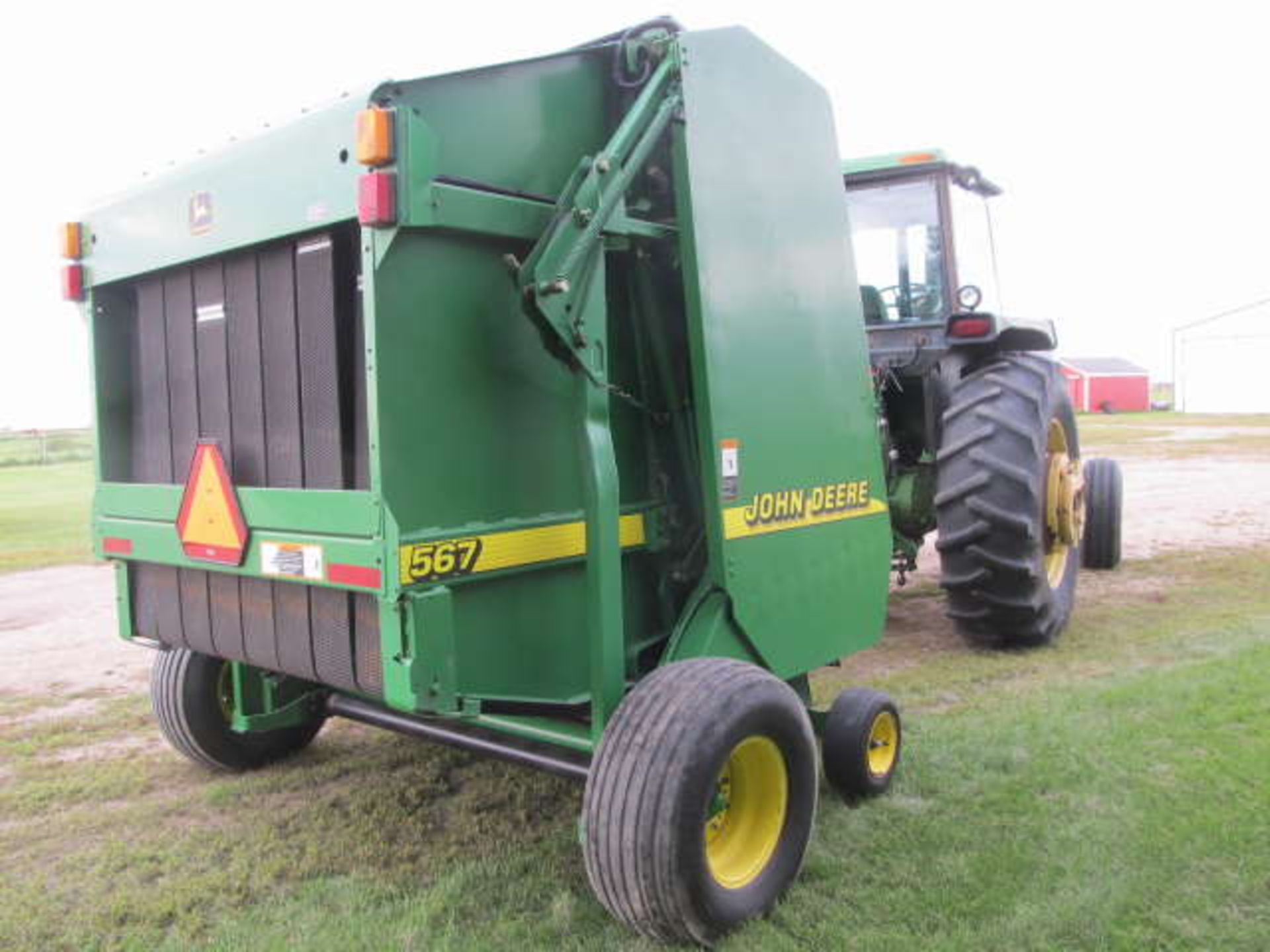 JOHN DEERE 567 ROUND BALER; Mega Wide Pick-up, Twine Tie, SN.E00567X155214 - Image 2 of 4