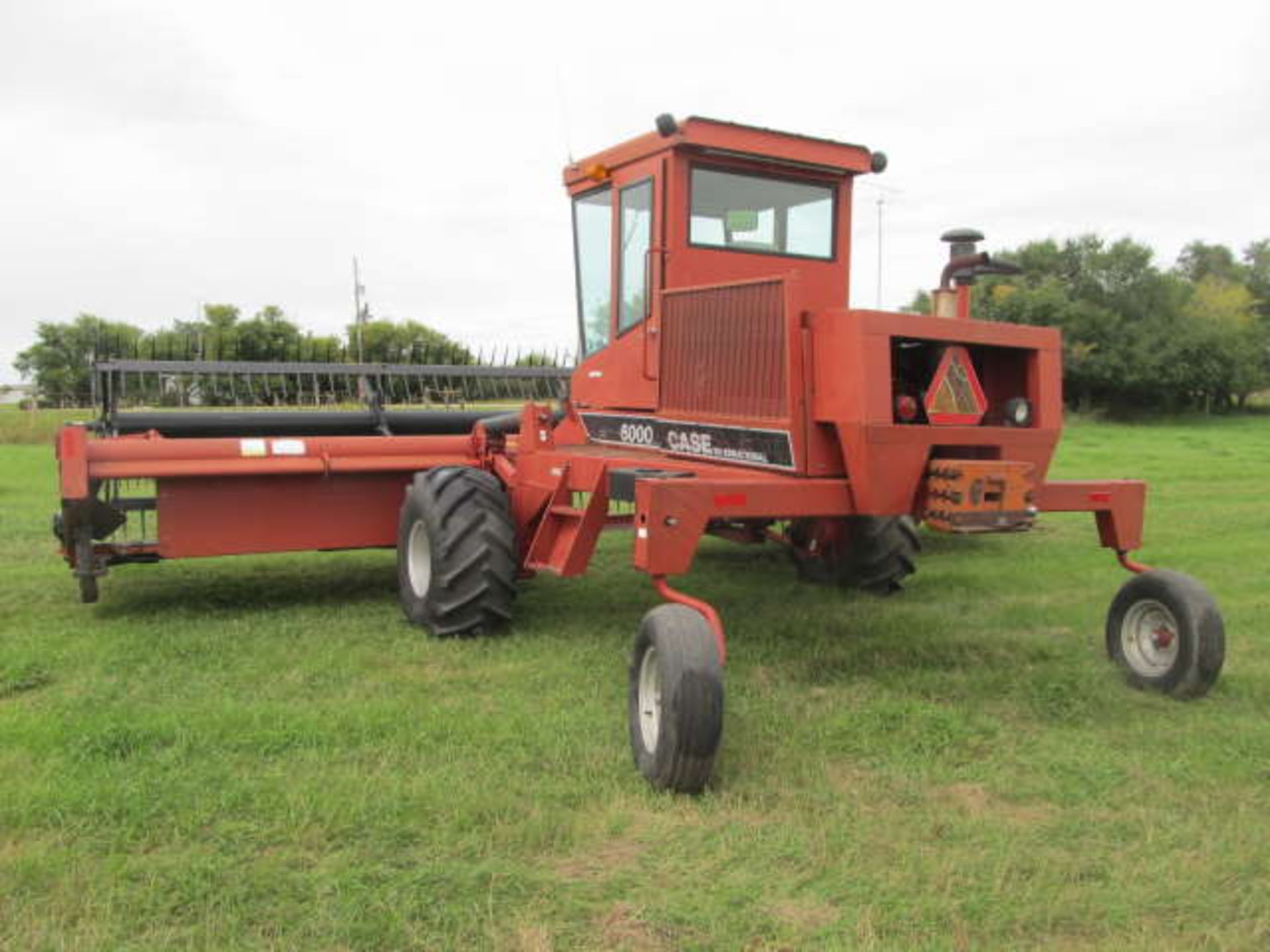 CASE IH 6000 SP SWATHER; 25 FT, Pick-up Reel, Double Swath, 2430 Hours, SN.0000002078-1989 - Image 3 of 5
