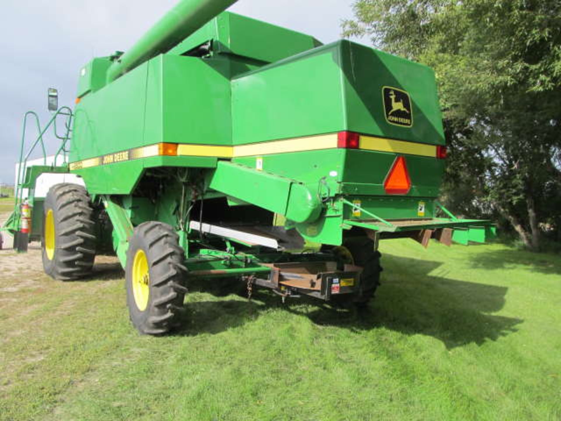 JOHN DEERE 9500 SP COMBINE; 3266/4488 Sep/Eng Hours, John Deere 212 Pick-up, straw chopper & Chaff - Image 4 of 5