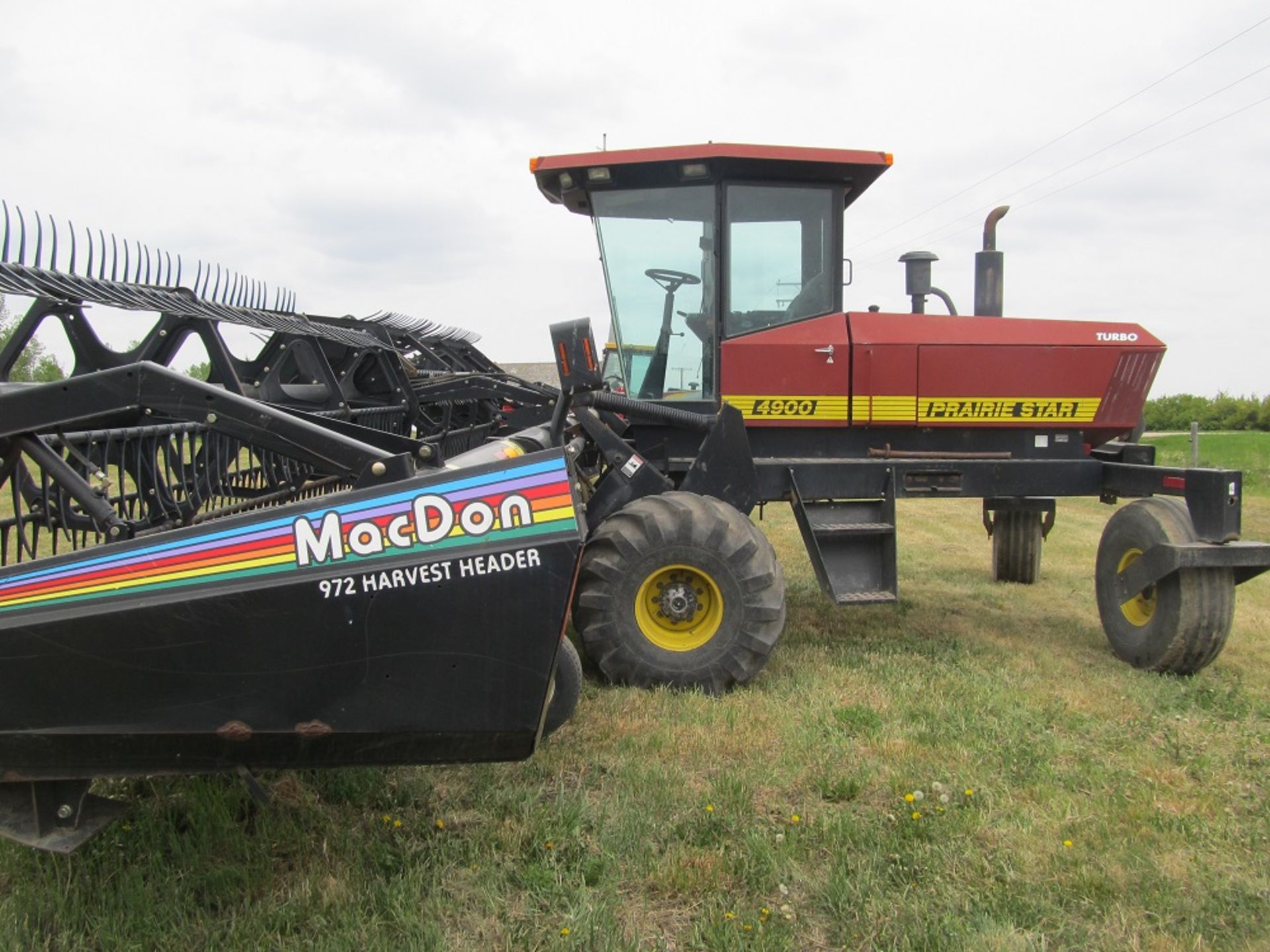 PRAIRIE STAR 4900 SP SWATHER & MACDON 972 DRAPER HEADER; 1870 Hours, 30 Feet, Pick-up Reel, New - Image 2 of 7